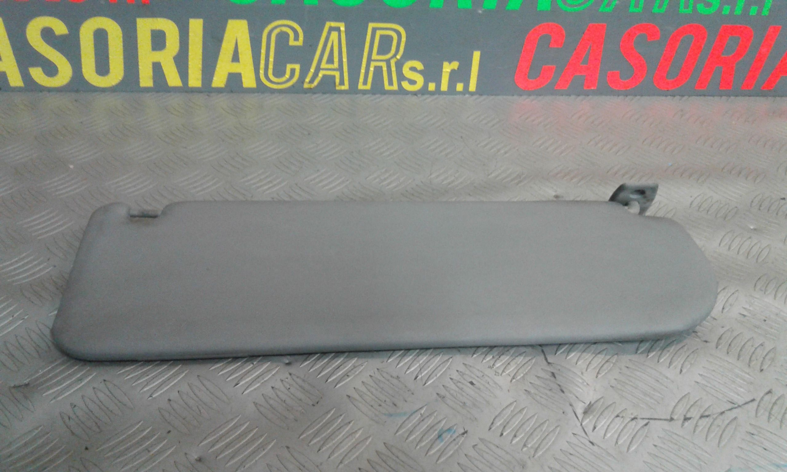 Aletta Parasole Parabrezza Sinistro 9467004877 Usato