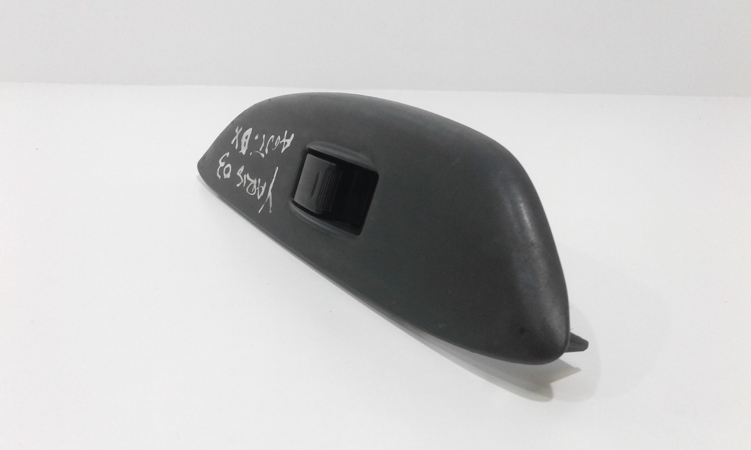 Interruttore Alzacristalli Porta Ant. Destro 8481012080 Usato