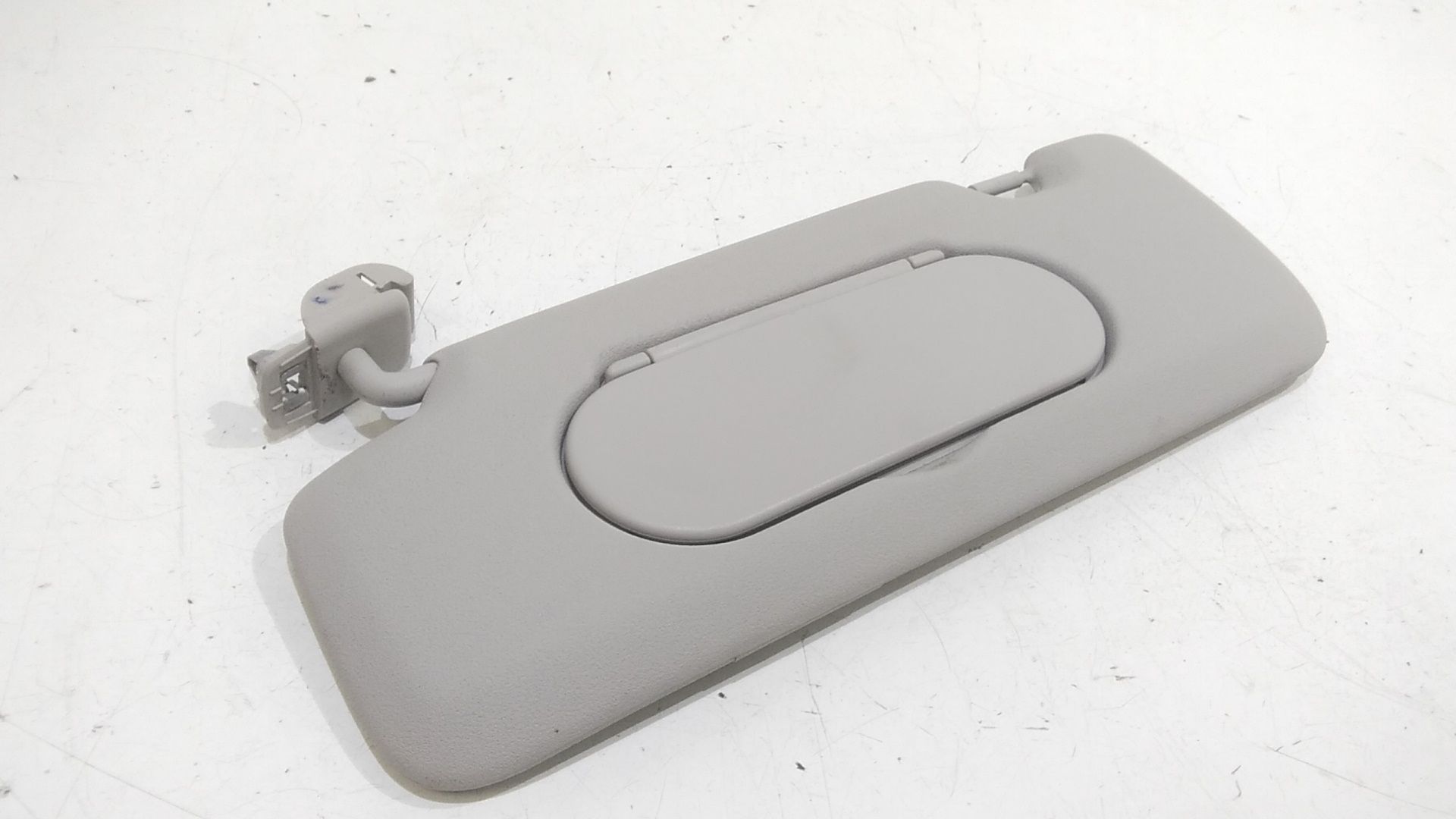 Aletta Parasole Parabrezza Sinistro 51167389275 Usato