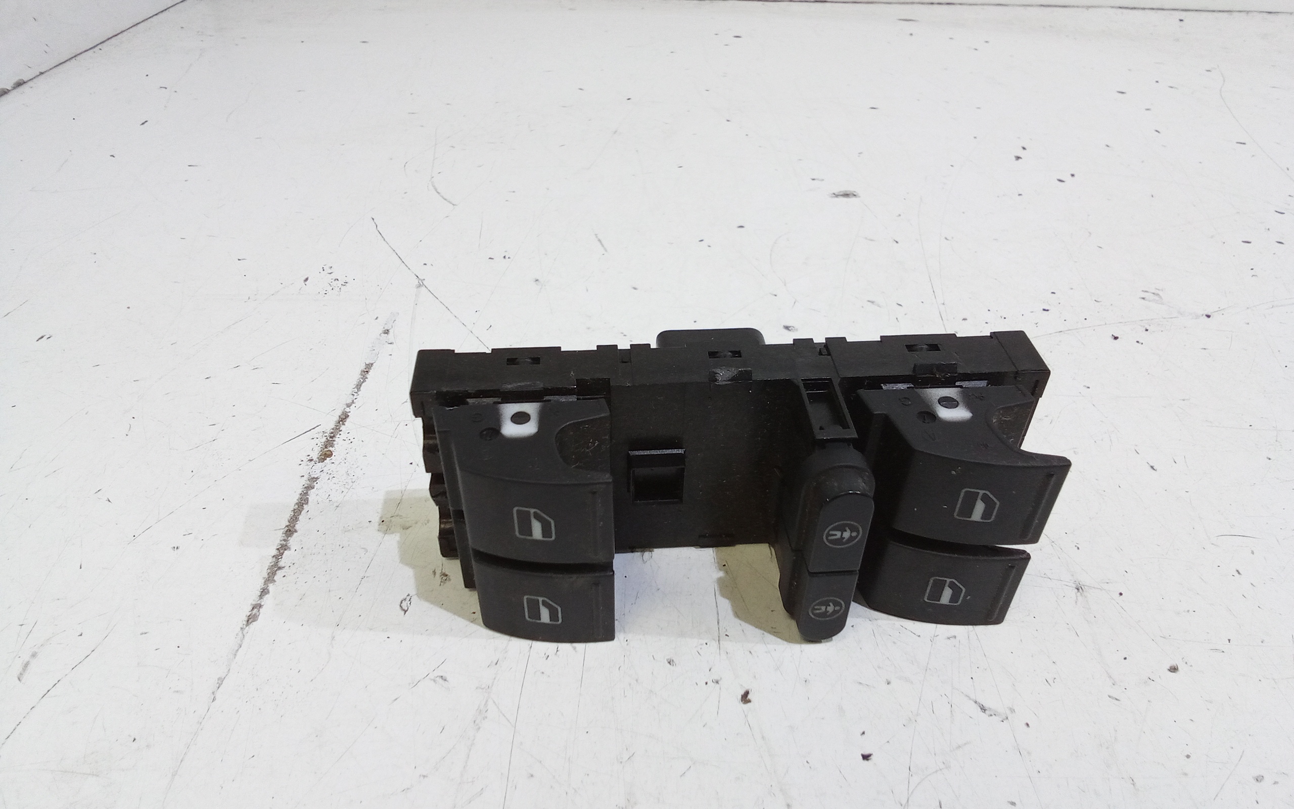 Interruttore Alzacristalli Porta Ant. Sinistro Usato