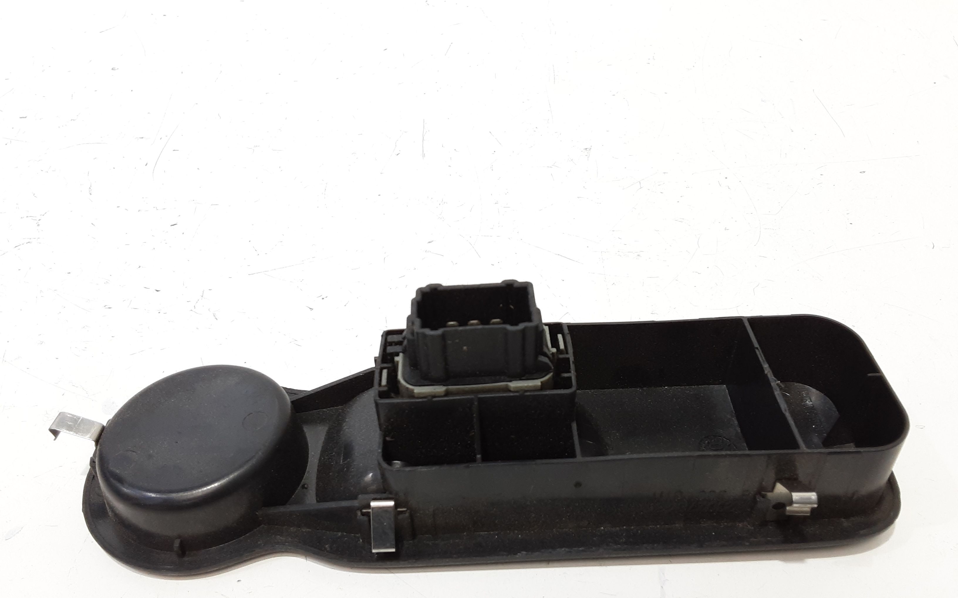 Interruttore Alzacristalli Porta Ant. Destro 8200214936 Usato