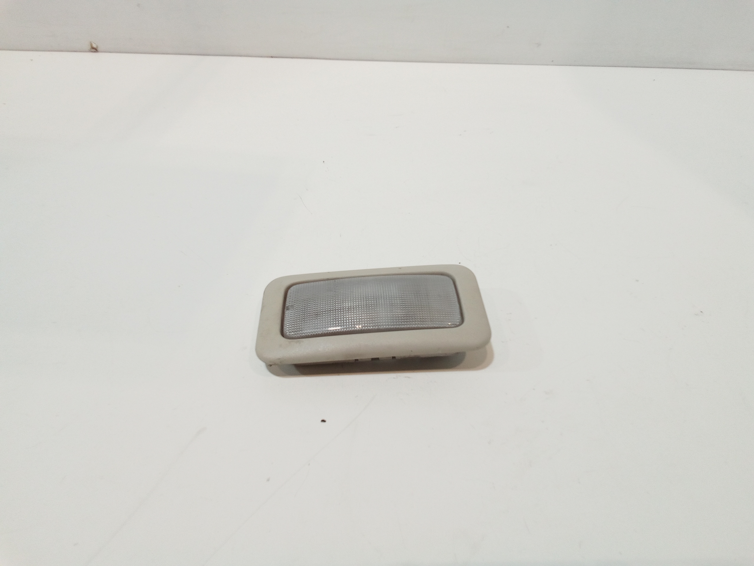 Luce Cortesia Centr. Tetto Usato