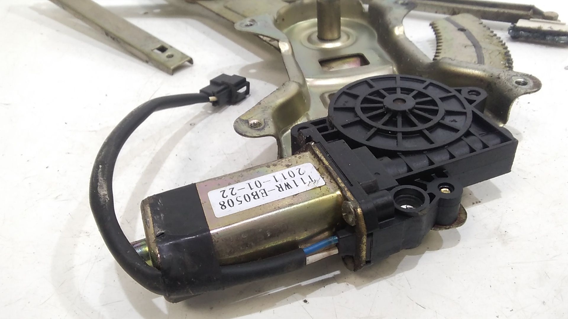 Alzacristallo Porta Ant. Destro Usato