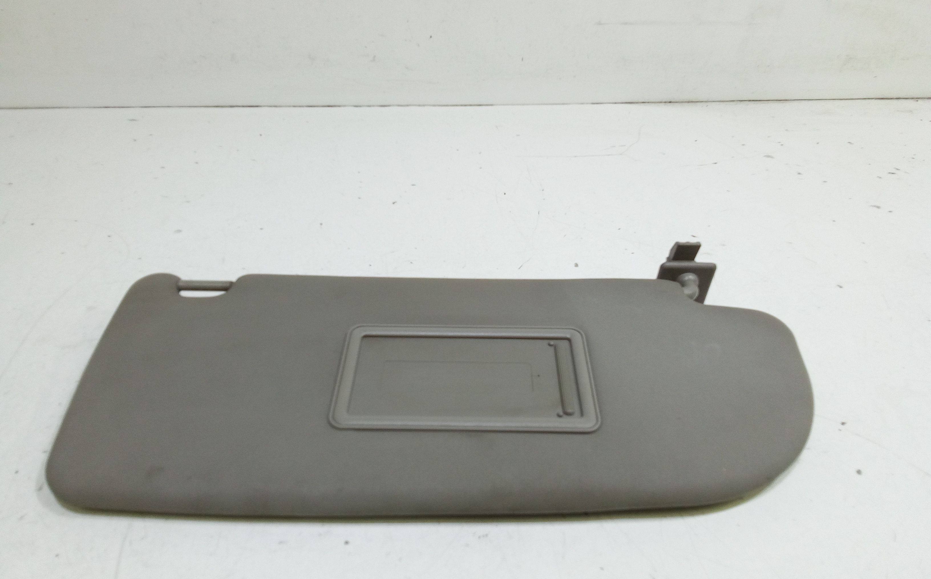 Aletta Parasole Parabrezza Destro 735314225 Usato