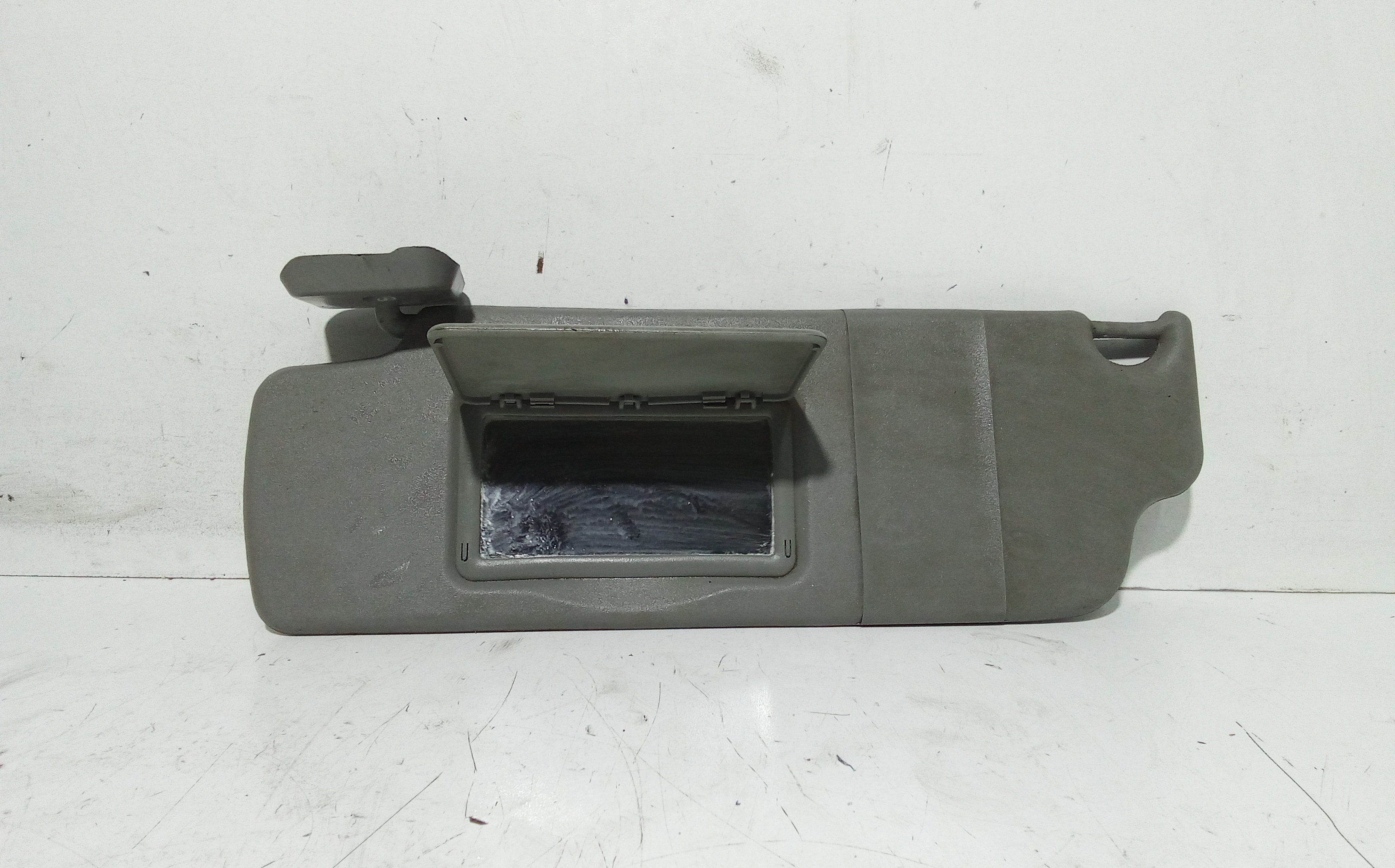 Aletta Parasole Parabrezza Sinistro 8200190790 Usato