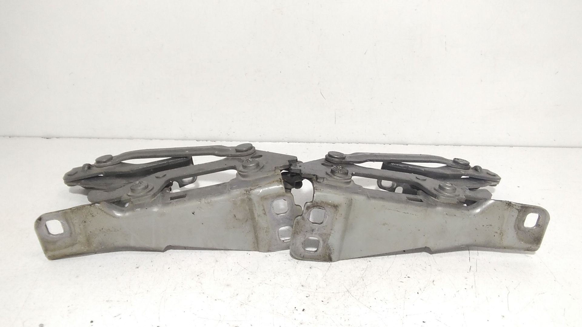 Cerniera Cofano Ant. Sinistro A2048800328 Usato