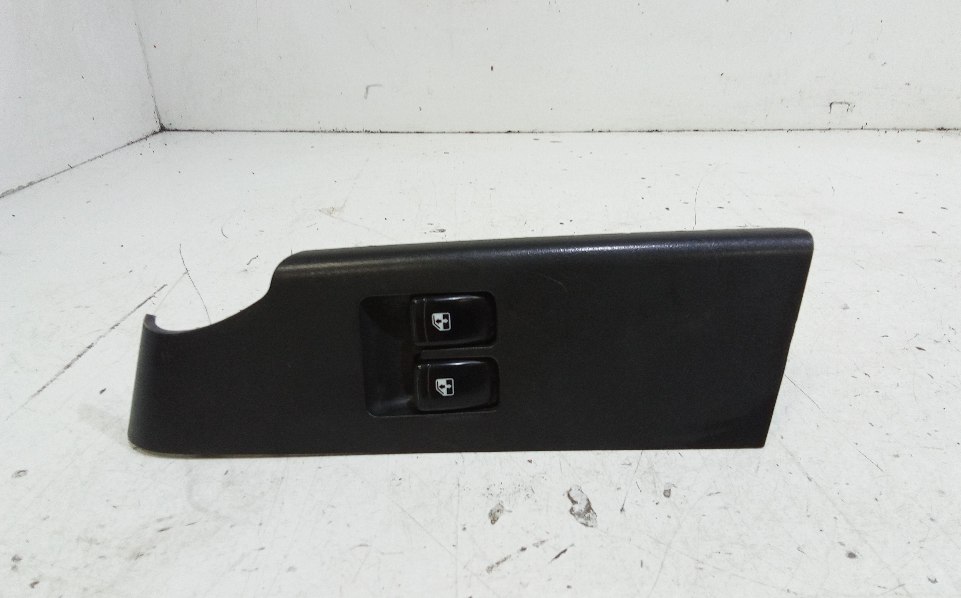 Interruttore Alzacristalli Porta Ant. Sinistro Usato