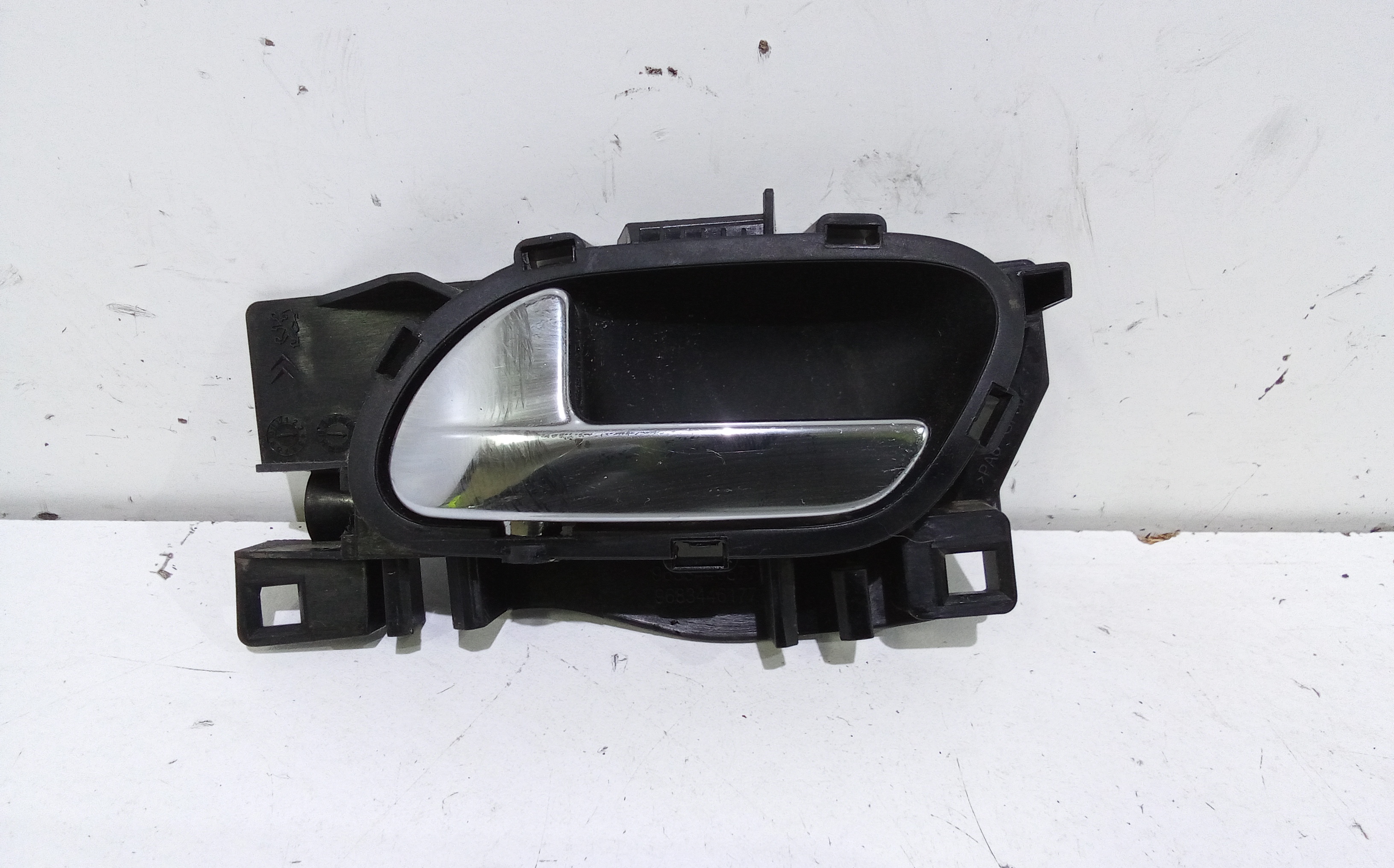 Maniglia Int. Apertura Porta Ant. Sinistro 9143K4 Usato