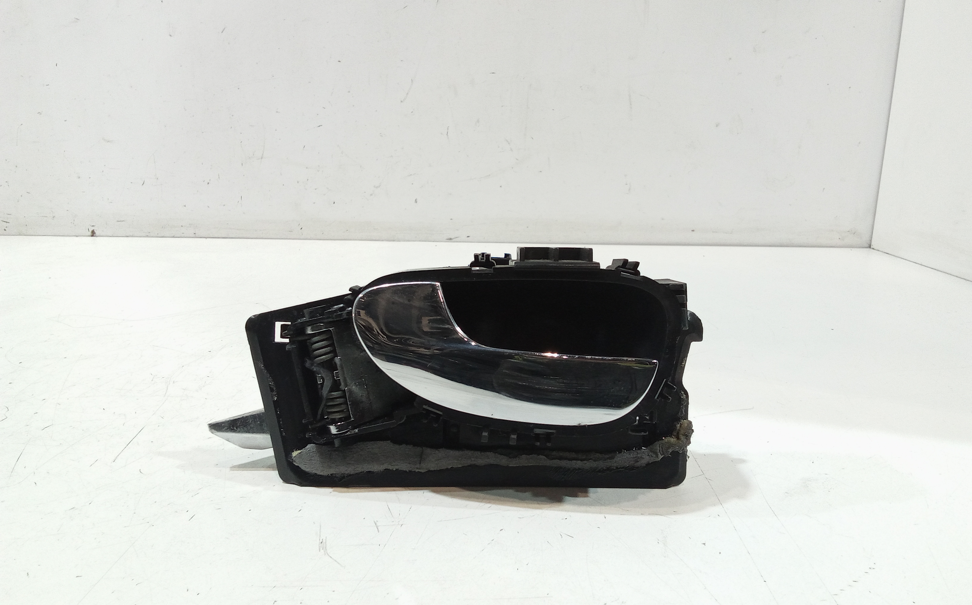 Maniglia Int. Apertura Porta Ant. Sinistro 9143F4 Usato