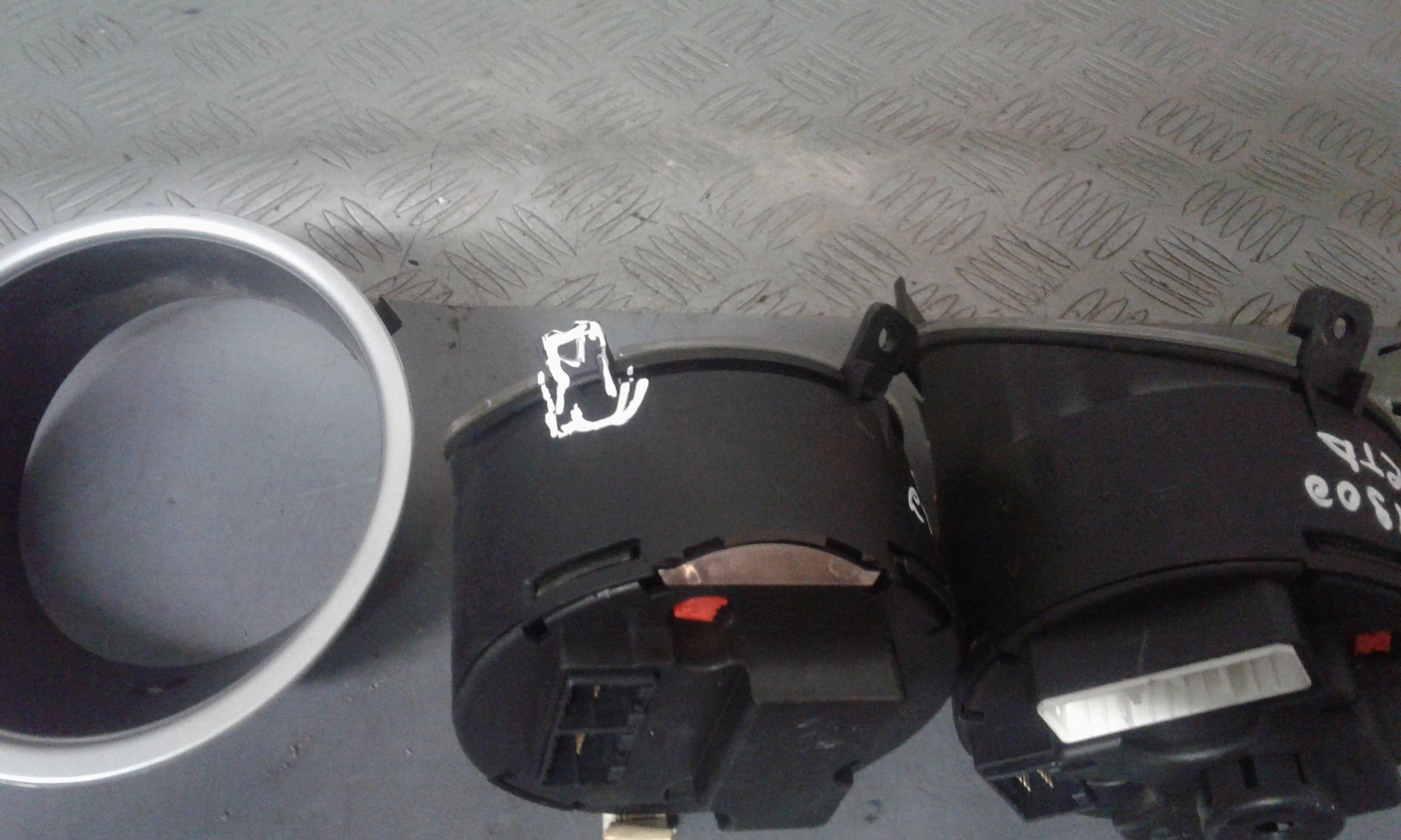 Quadro Portastrumenti Usato