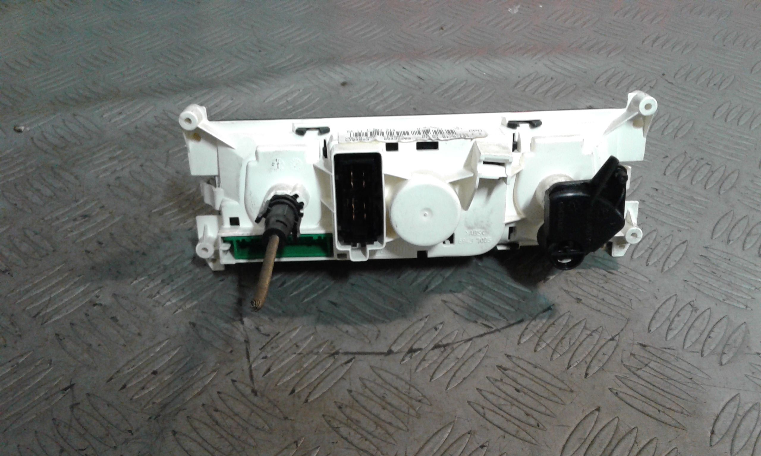 Blocco Comando Climatizzazione 64111502212 Usato