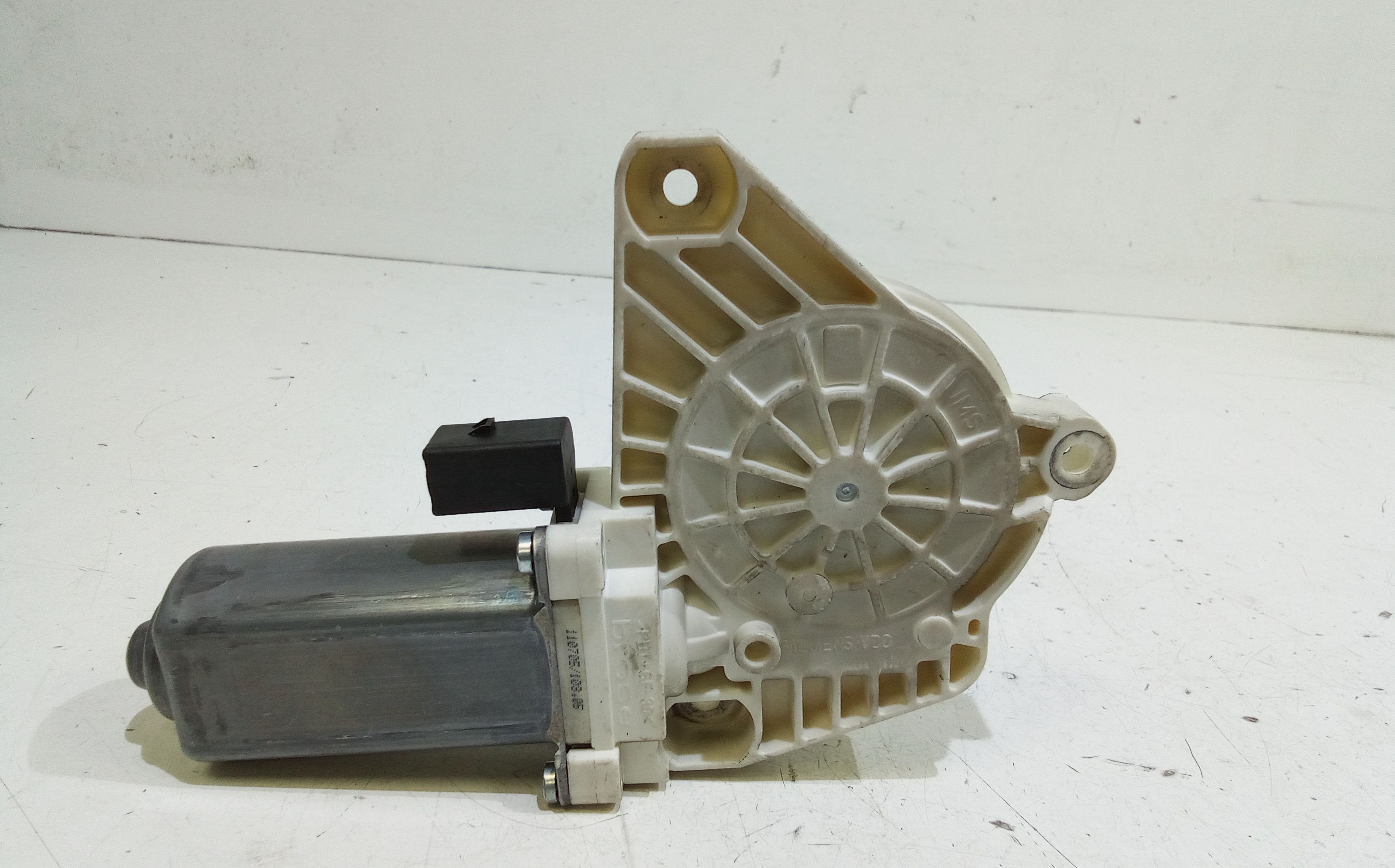 Motorino Alzacristallo Porta Ant. Destro A1698204242 Usato