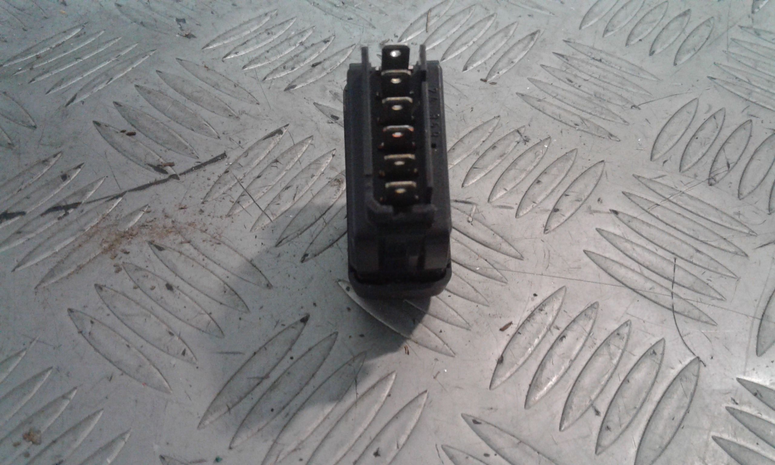 Interruttore Alzacristalli Porta Ant. Destro Usato