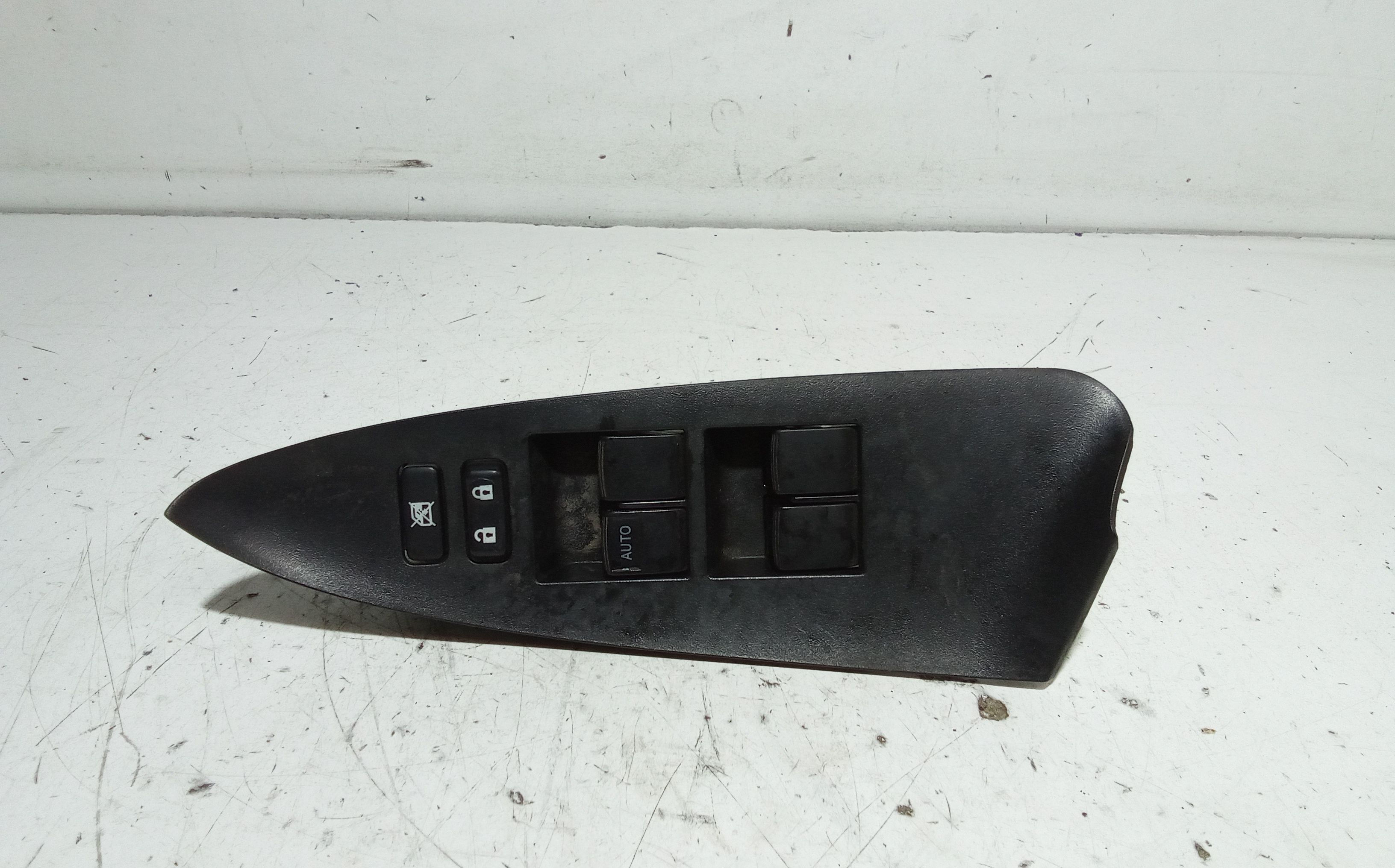 Interruttore Alzacristalli Porta Ant. Sinistro Usato