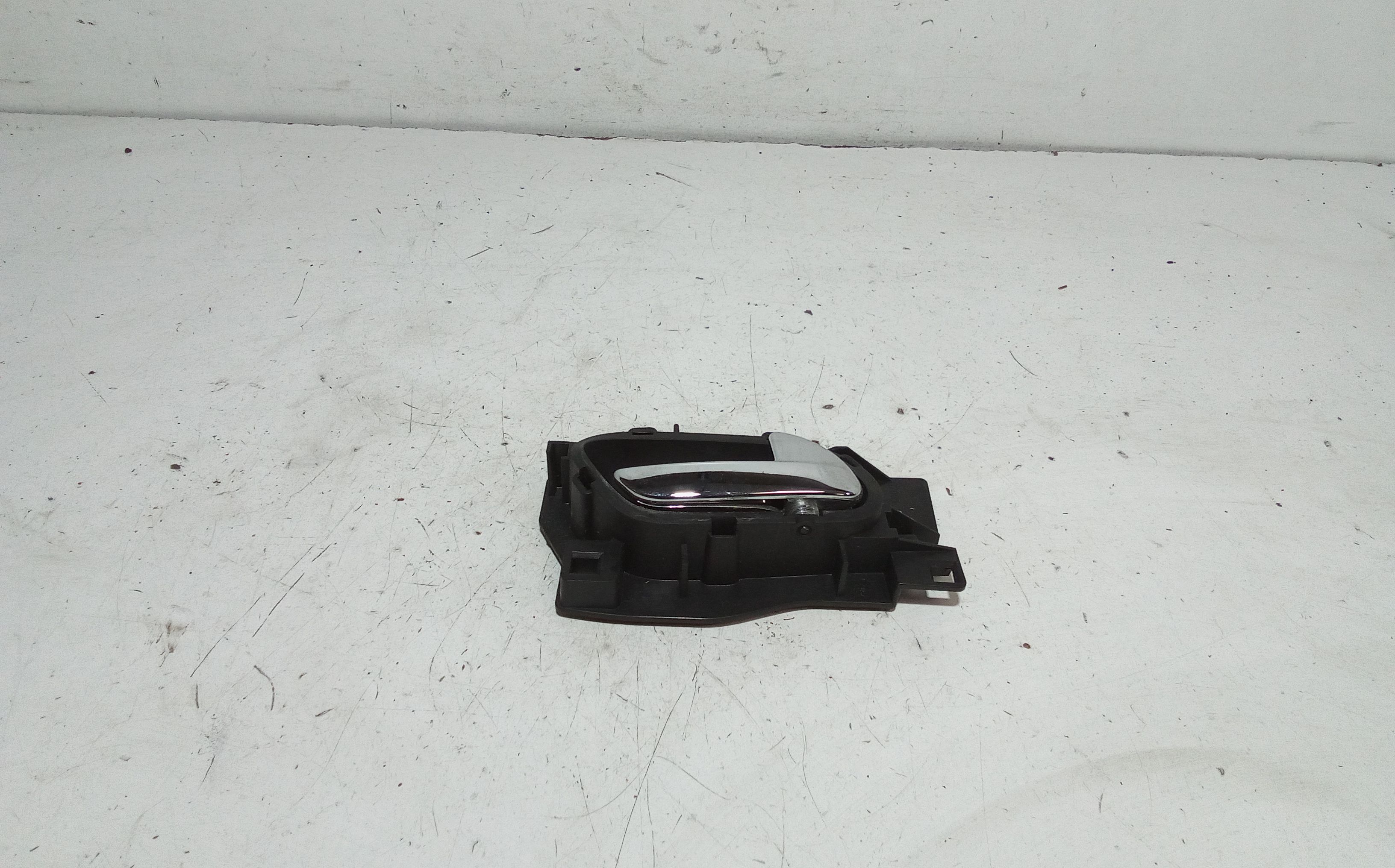 Maniglia Int. Apertura Porta Post. Destro 914493 Usato