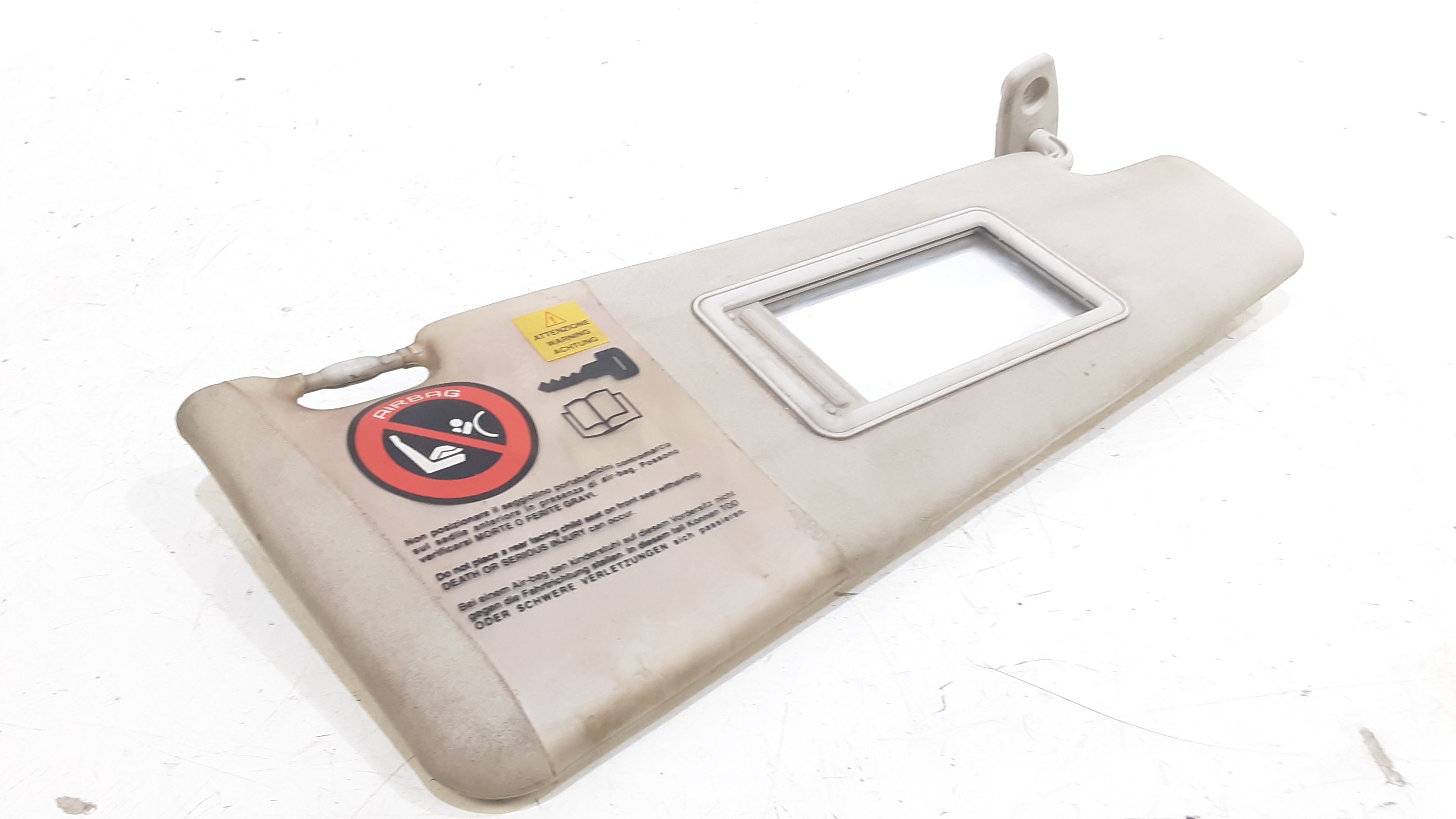 Aletta Parasole Parabrezza Destro 735361684 Usato