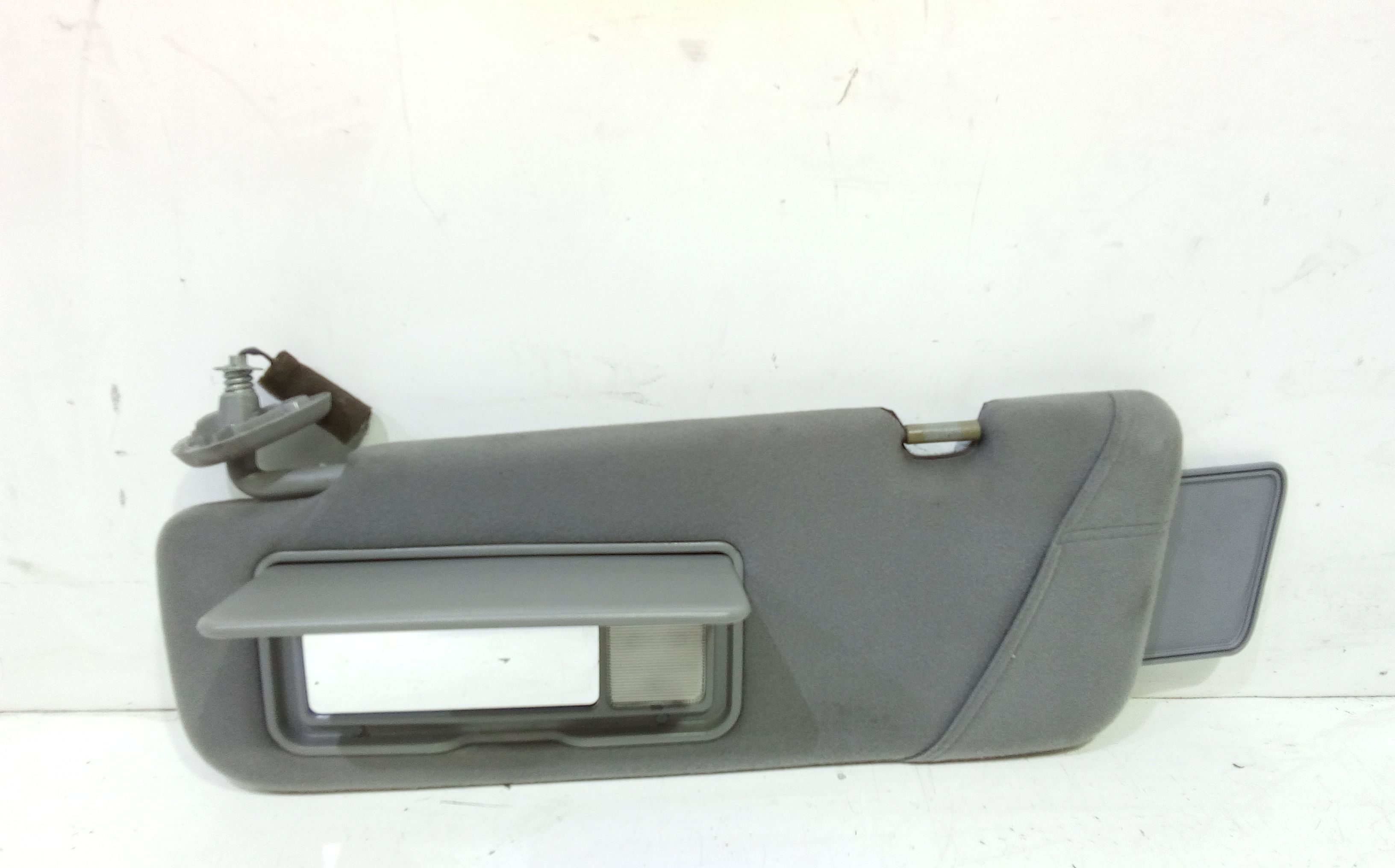 Aletta Parasole Parabrezza Sinistro 852104D310QW Usato