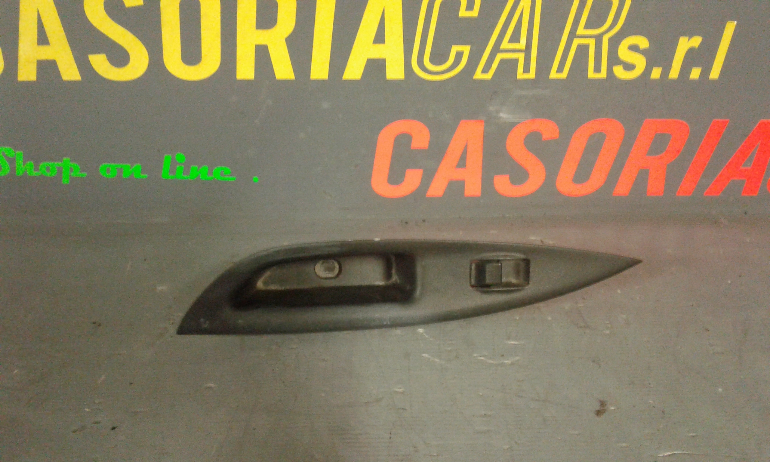 Interruttore Alzacristalli Porta Post. Sinistro GE4T66370A Usato