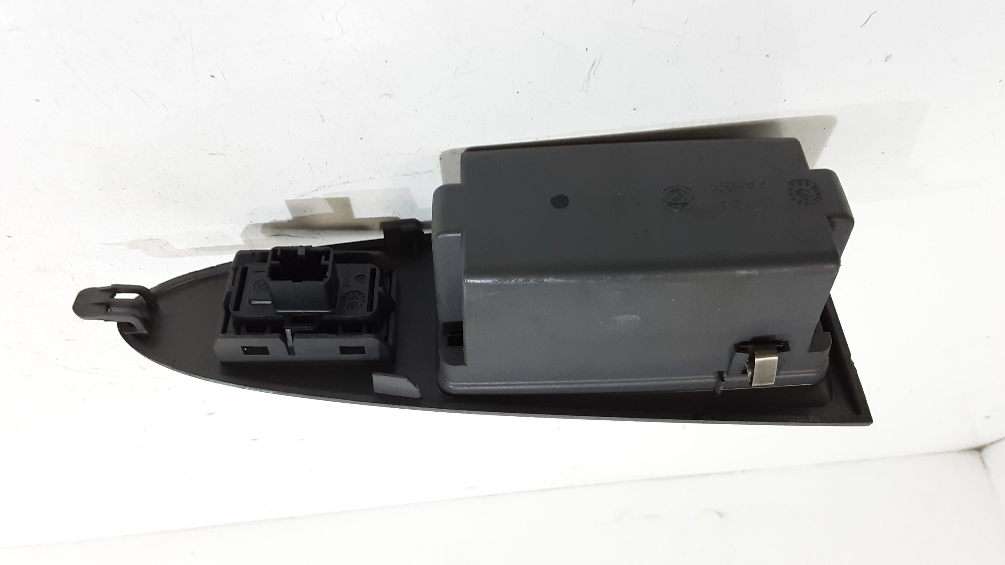 Interruttore Alzacristalli Porta Ant. Destro Usato