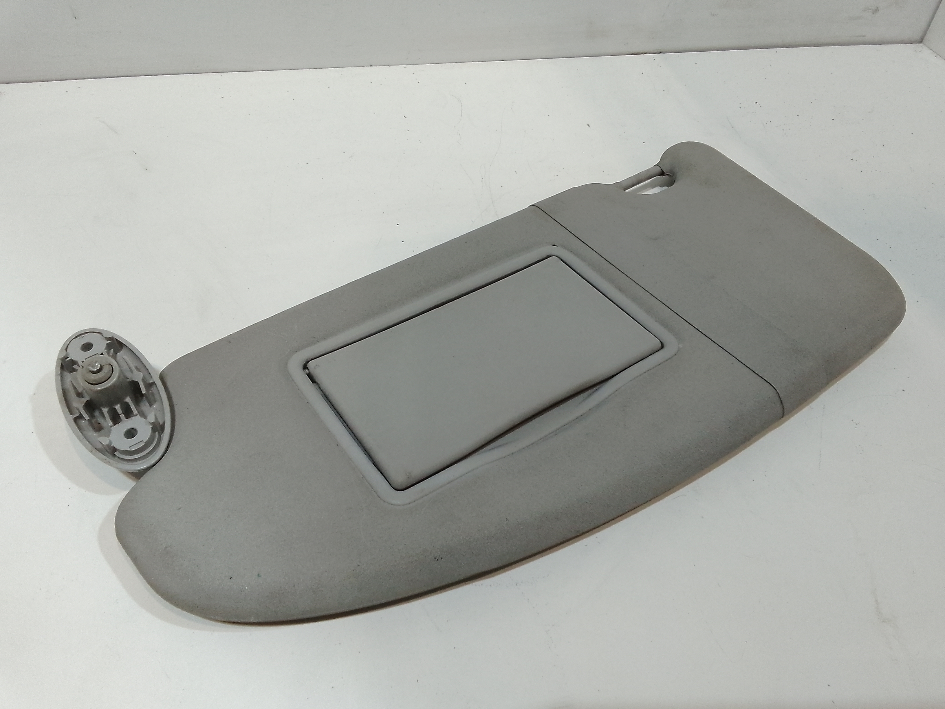 Aletta Parasole Parabrezza Sinistro 1700319 Usato