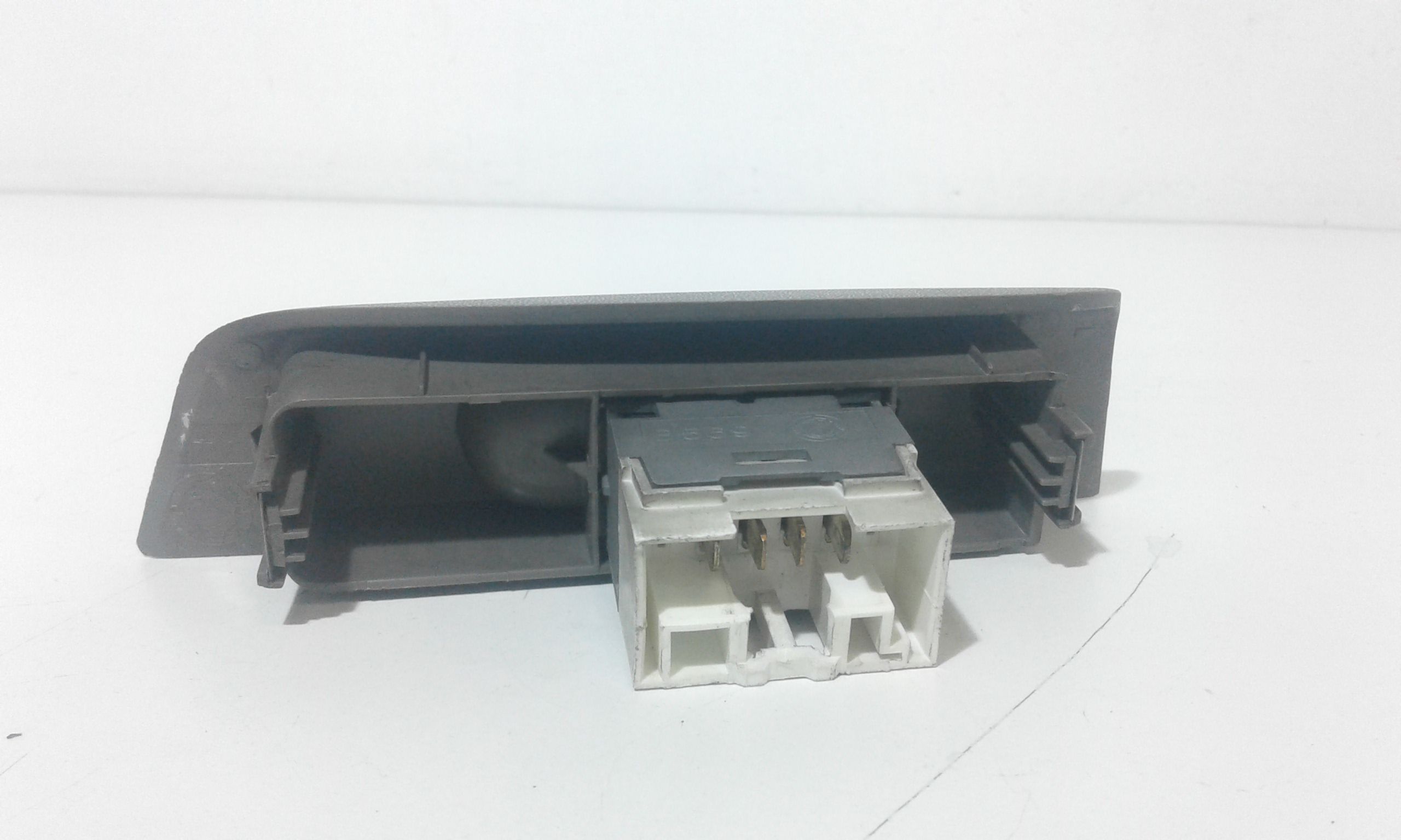 Interruttore Alzacristalli Porta Ant. Destro 735428565 Usato