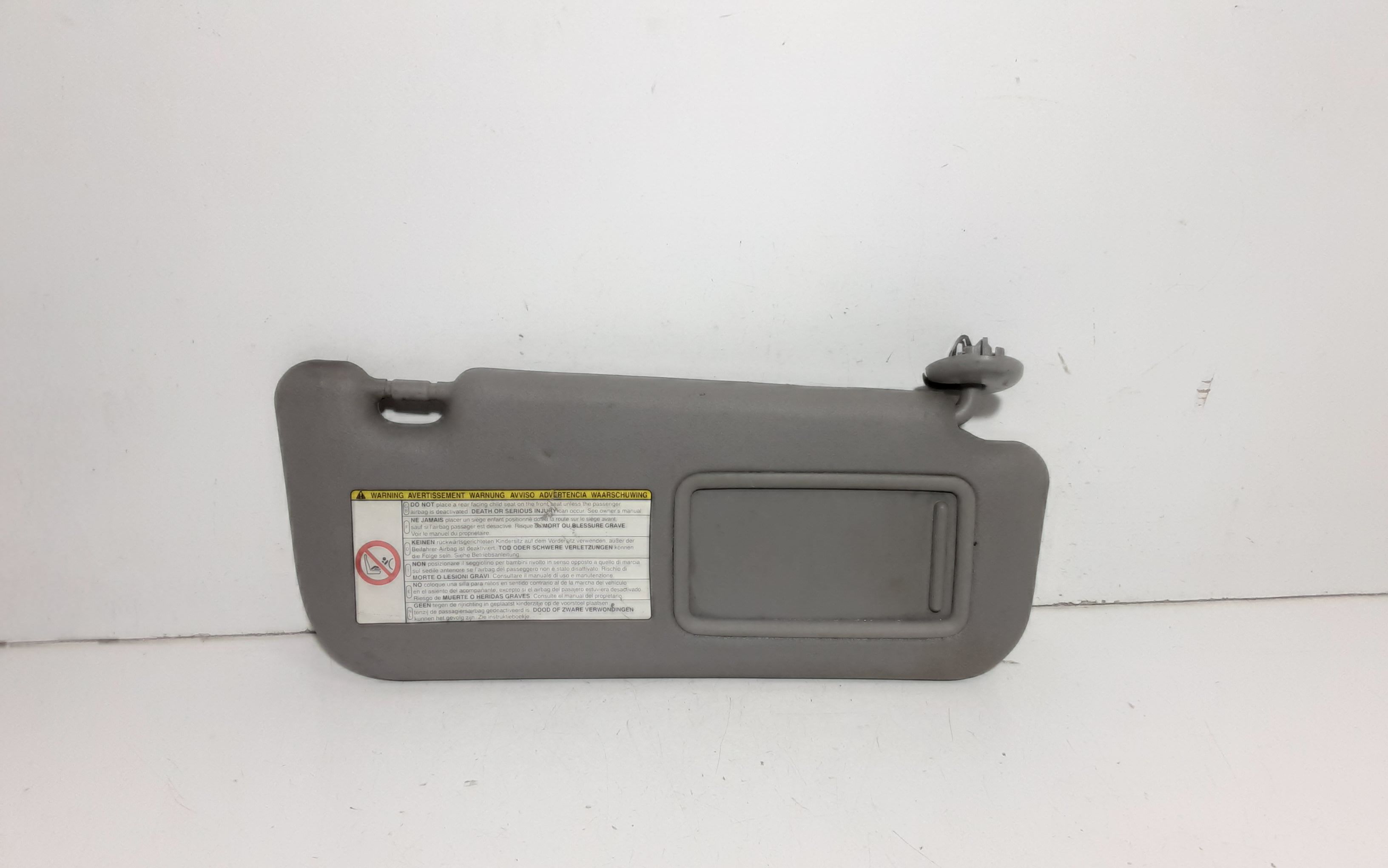 Aletta Parasole Parabrezza Destro 7431052531B0 Usato