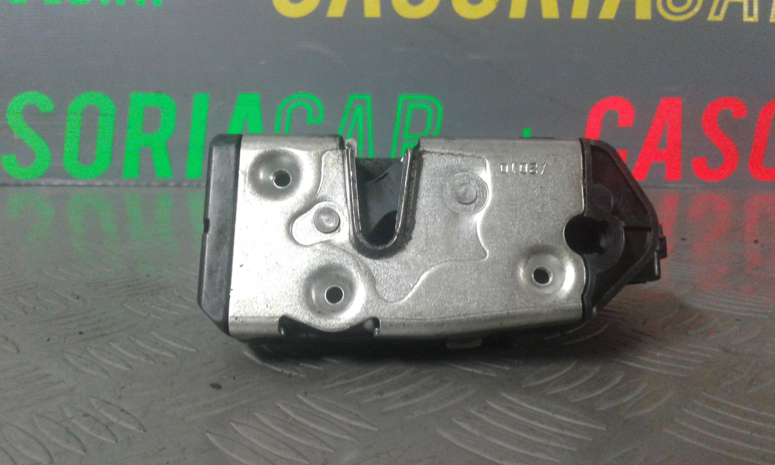 Serratura Porta Ant. Destro A4517200435 Usato