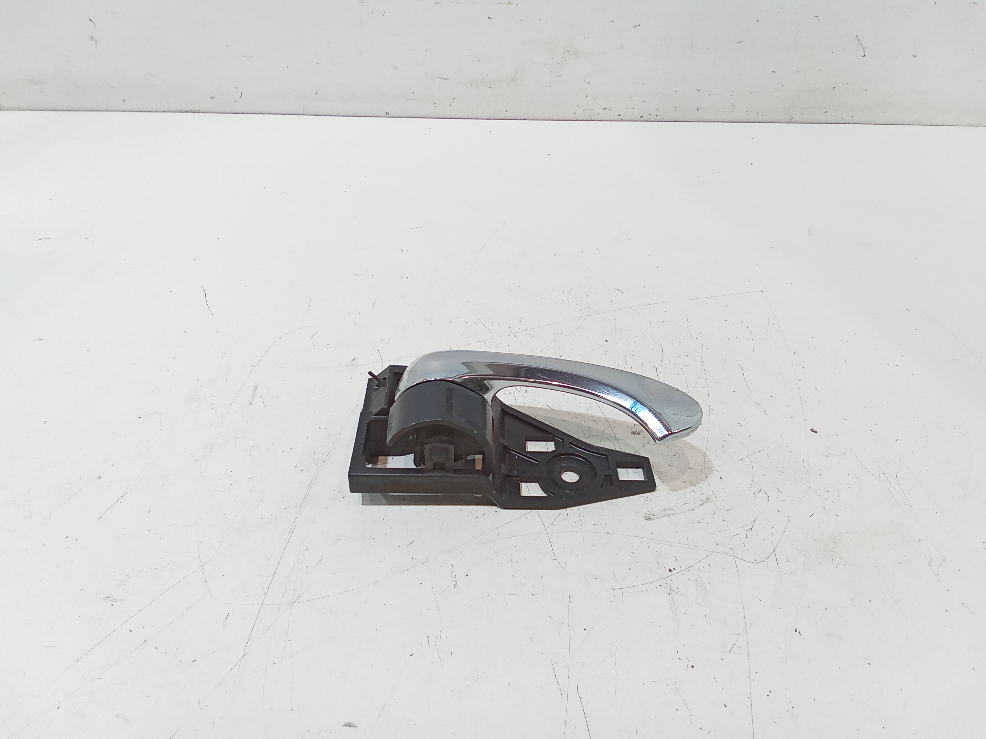 Maniglia Int. Apertura Porta Ant. Destro Usato