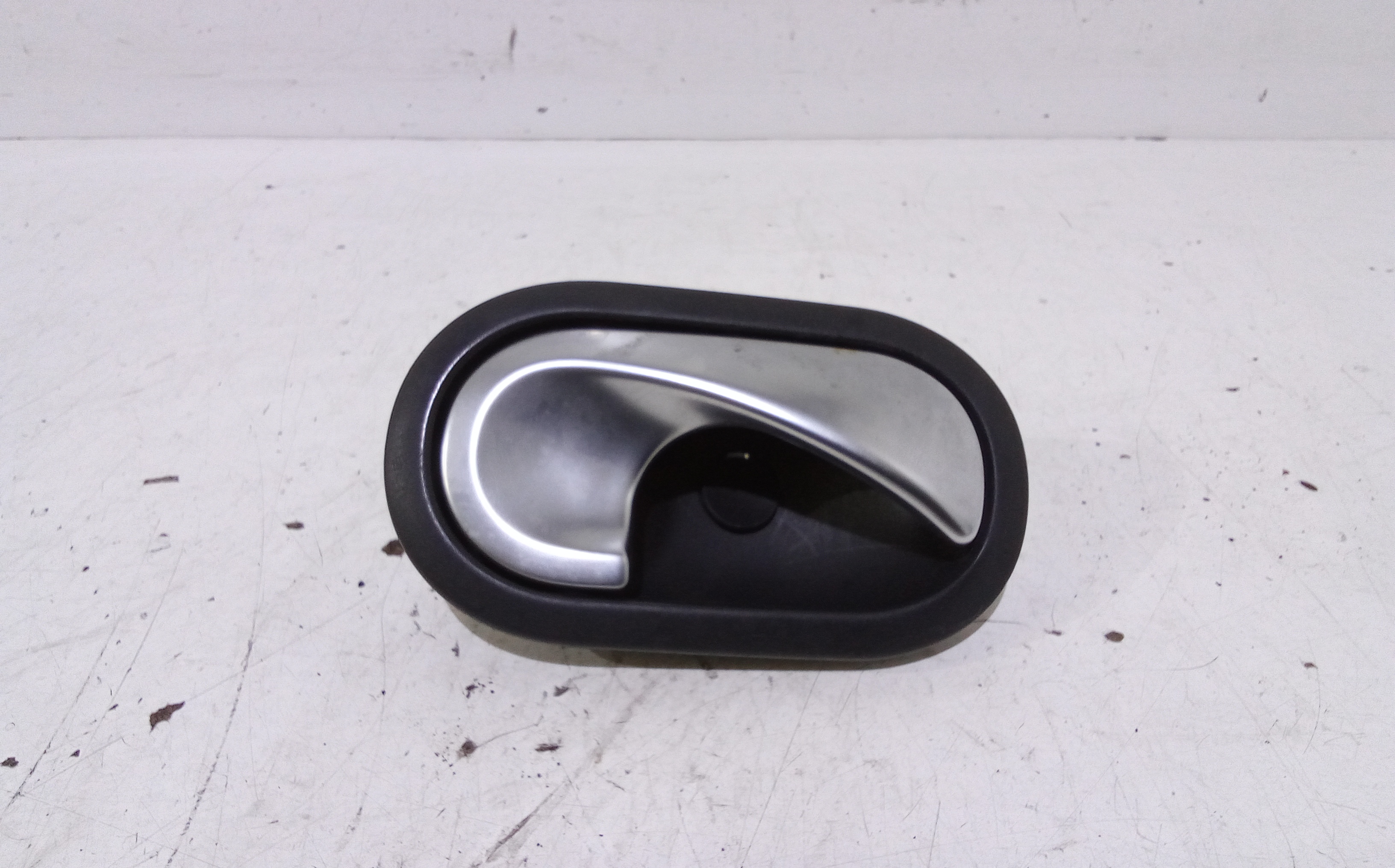 Maniglia Int. Apertura Porta Ant. Destro Usato