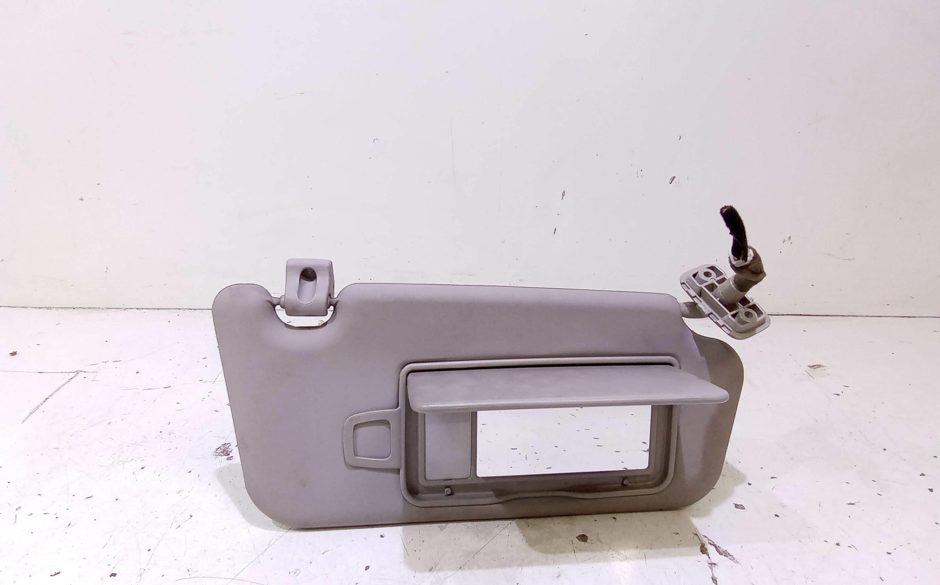 Aletta Parasole Parabrezza Destro 852021D070QW Usato