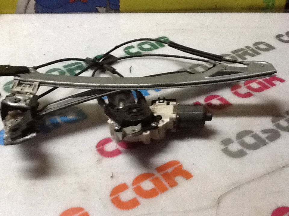 Alzacristallo Porta Ant. Destro Usato