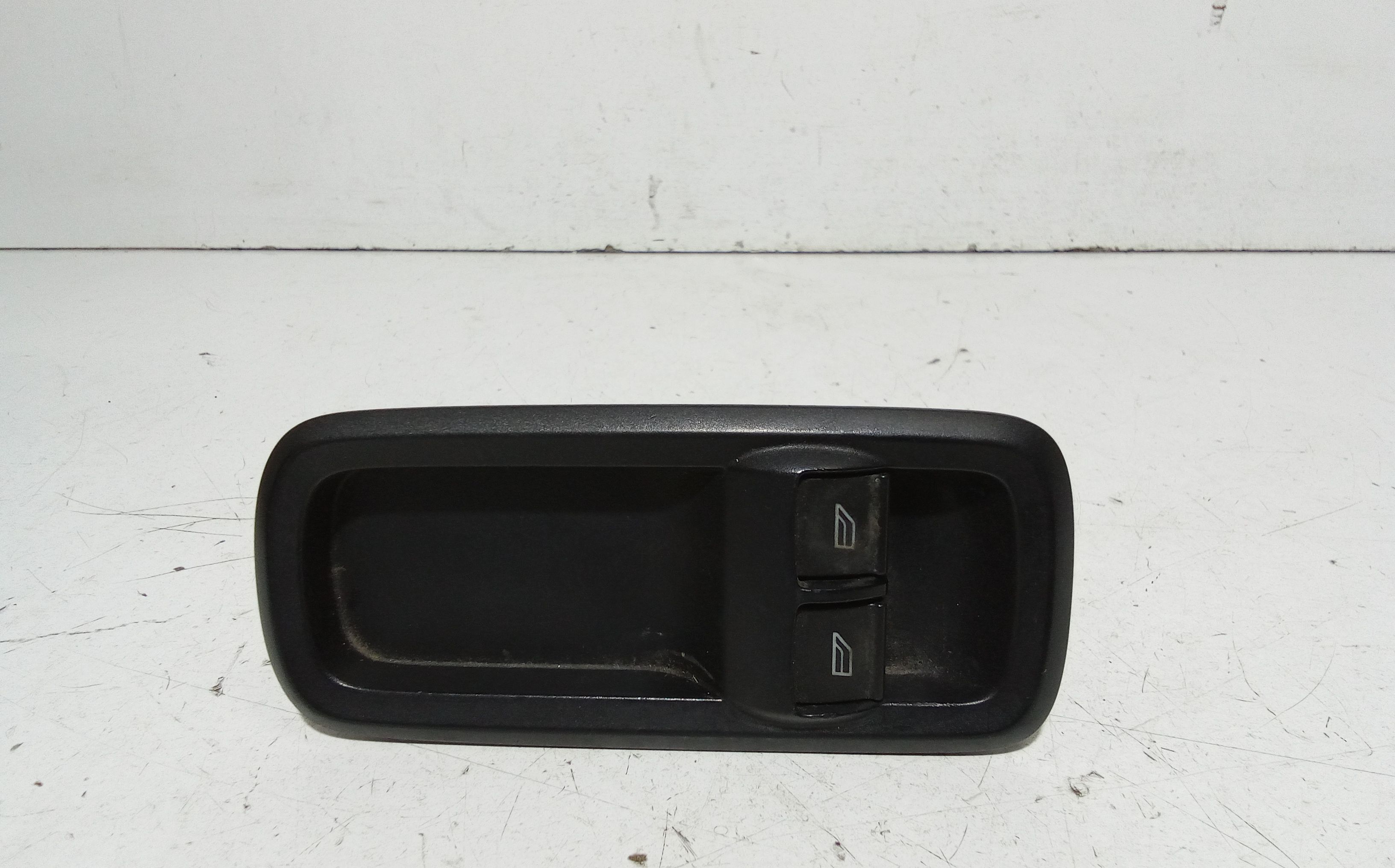 Interruttore Alzacristalli Porta Ant. Sinistro Usato