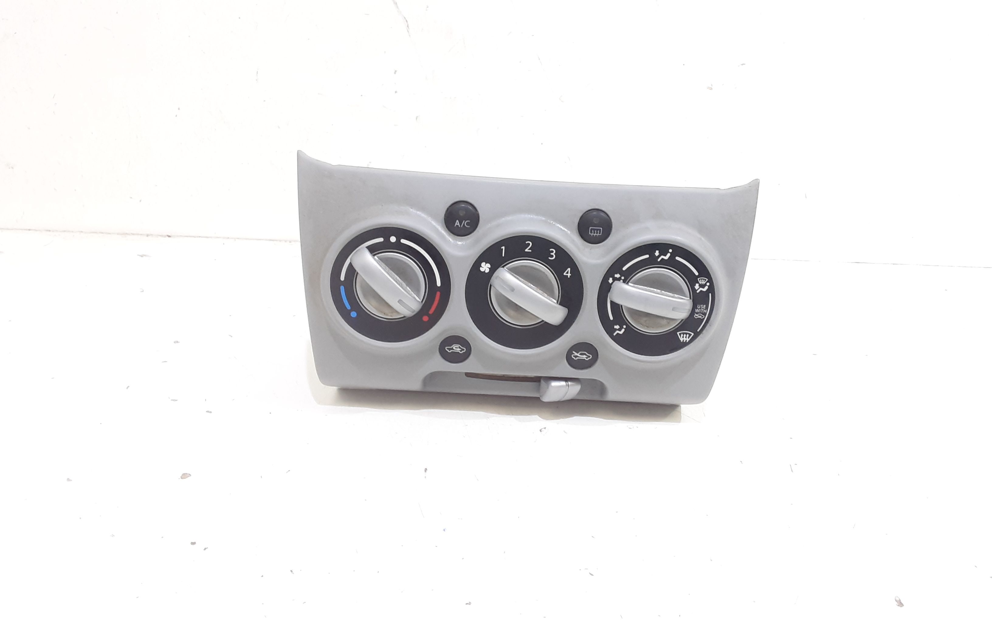 Blocco Comando Climatizzazione 74400M68K11FTM Usato
