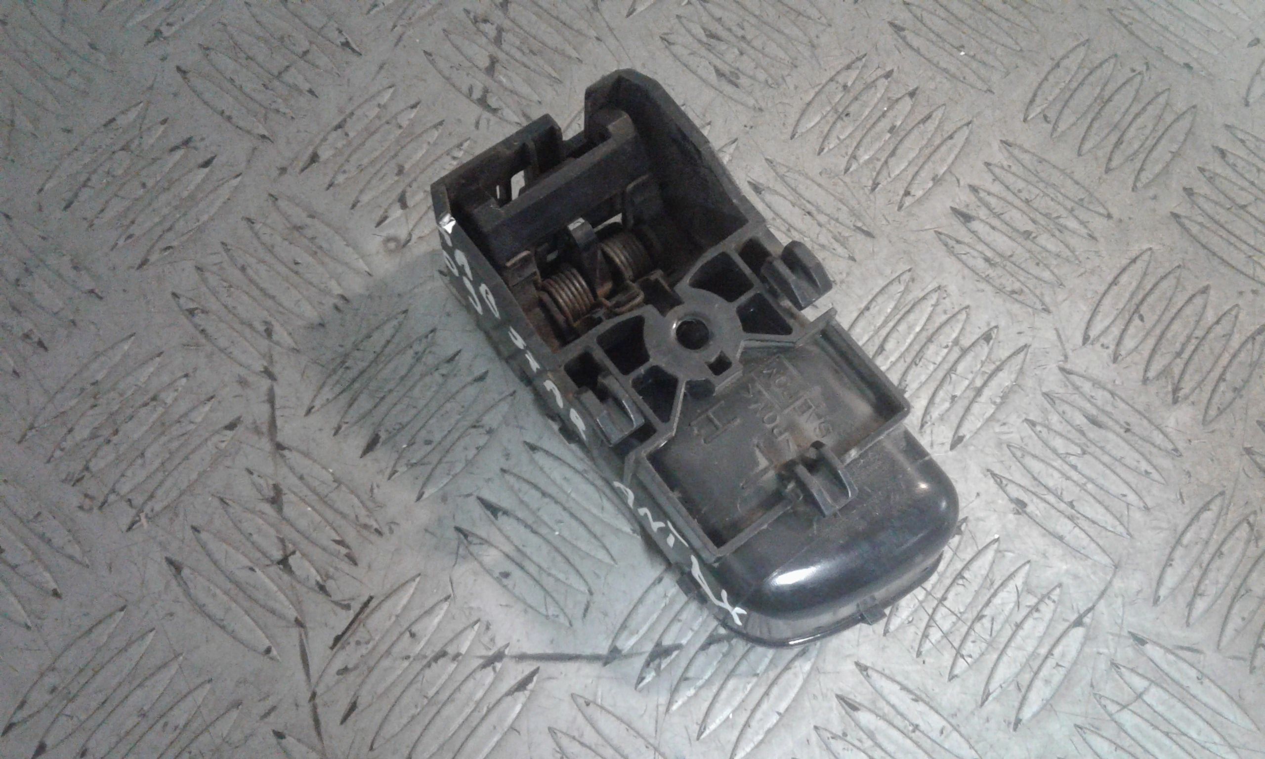 Maniglia Int. Apertura Porta Ant. Destro Usato