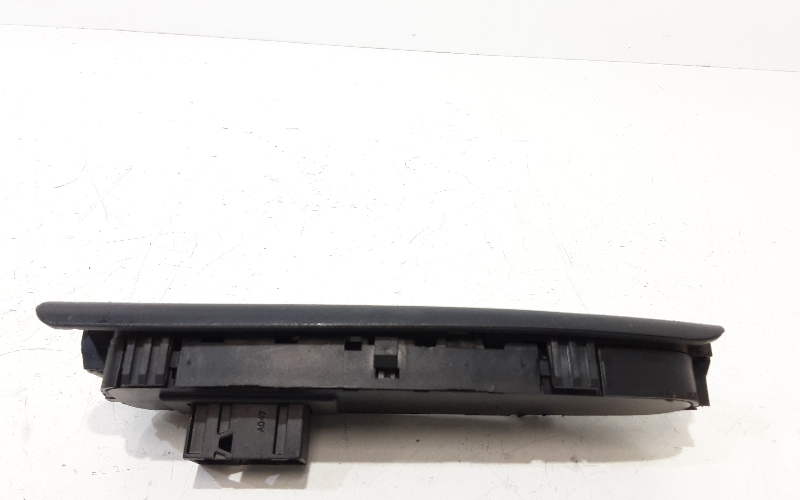 Interruttore Alzacristalli Porta Ant. Sinistro Usato