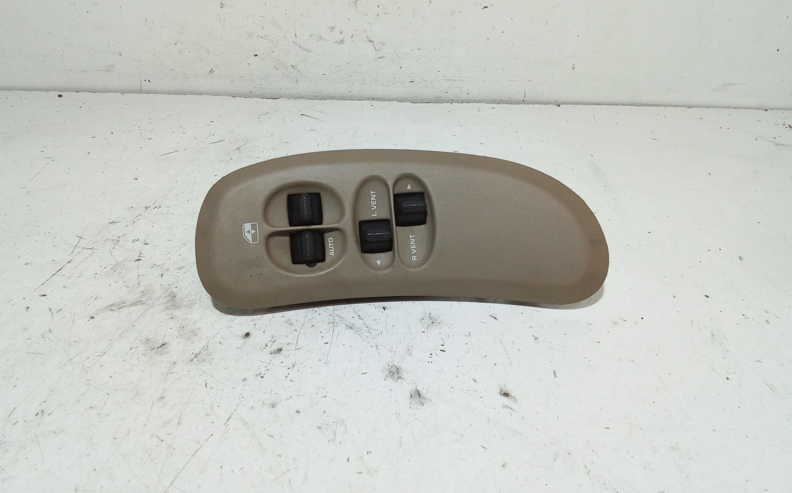 Interruttore Alzacristalli Porta Ant. Sinistro Usato