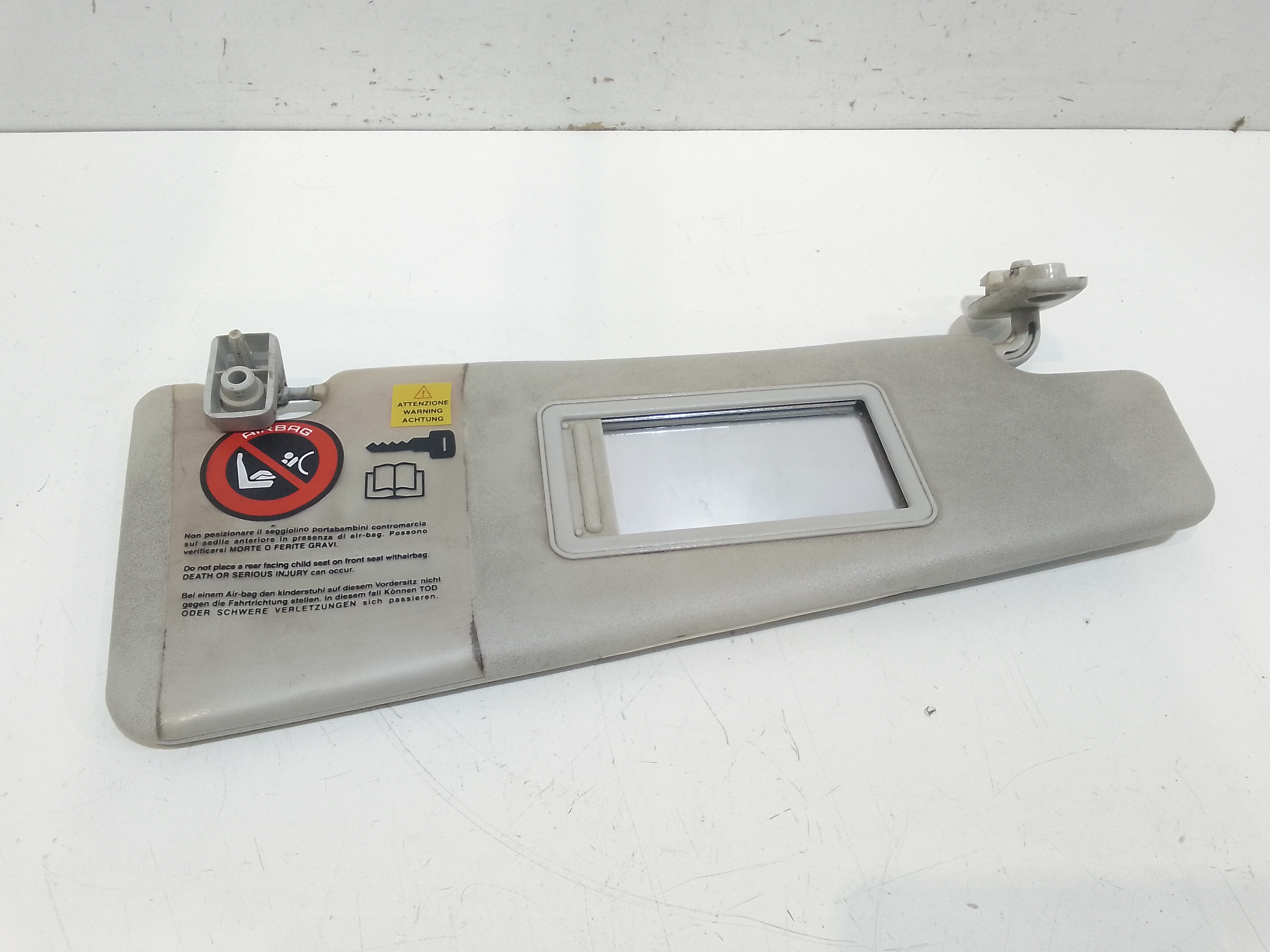 Aletta Parasole Parabrezza Destro 735361684 Usato