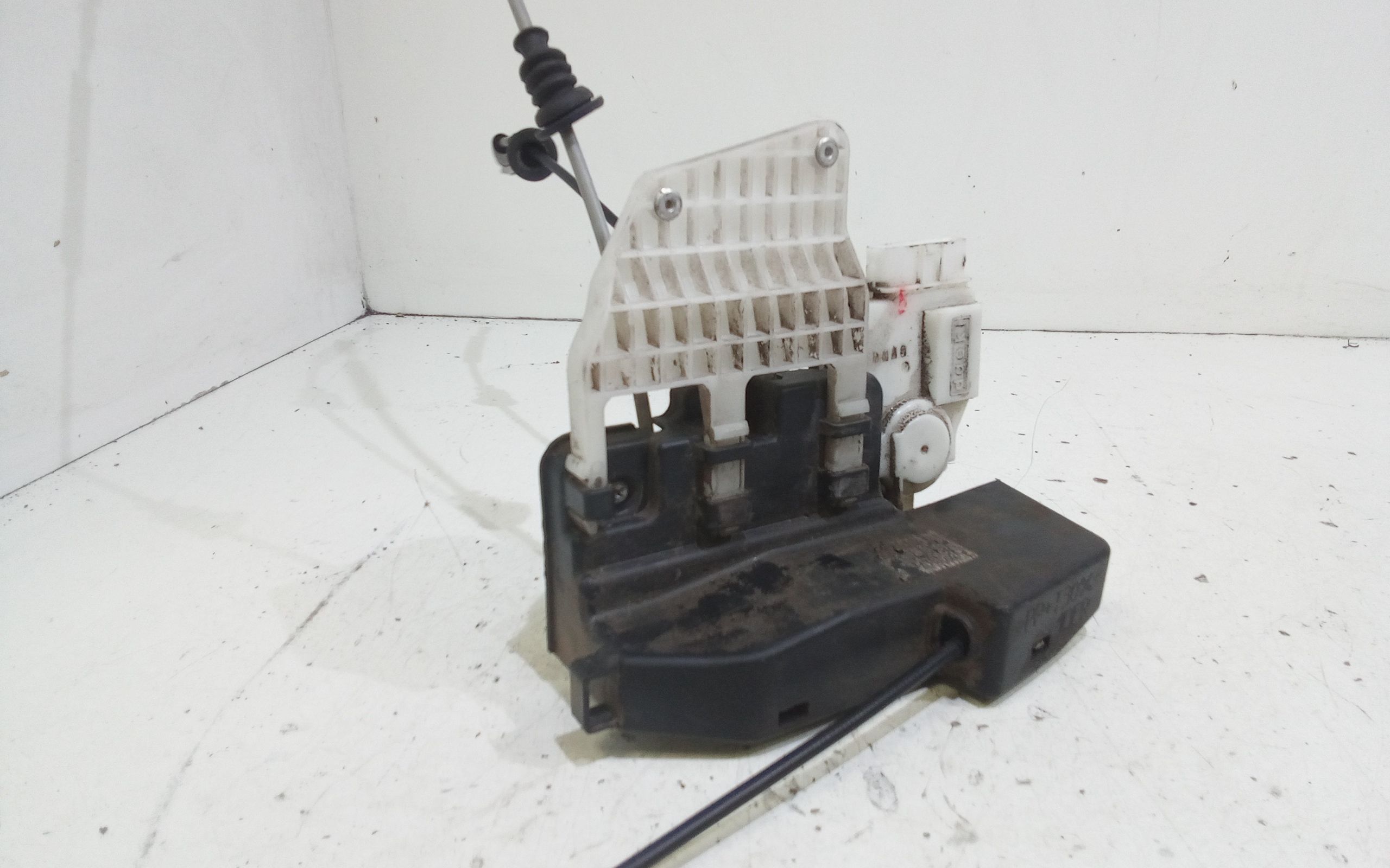 Serratura Porta Ant. Destro 813201D000 Usato