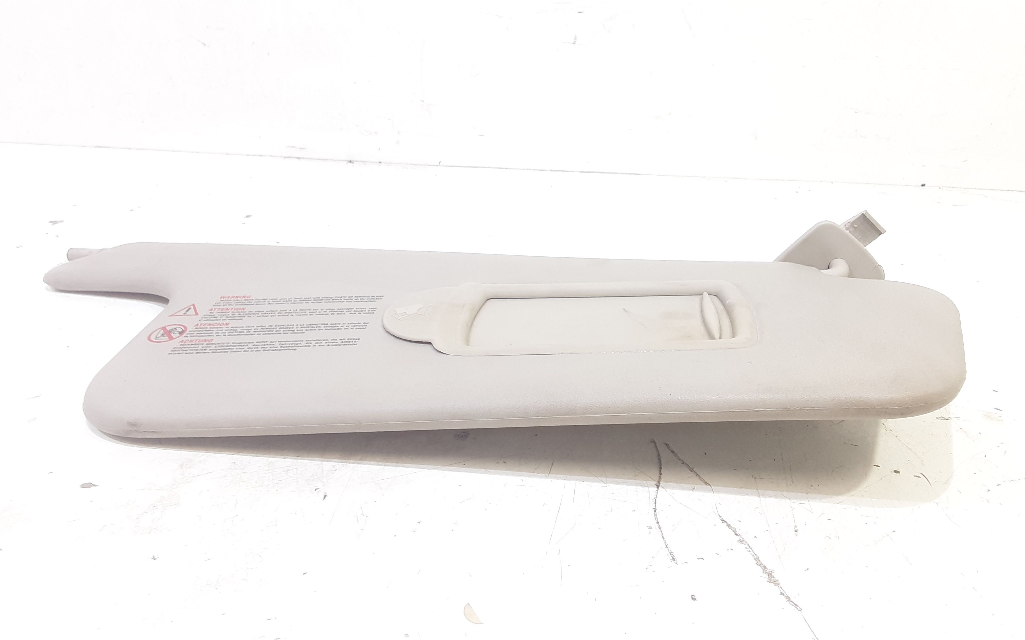 Aletta Parasole Parabrezza Destro 8200246822 Usato