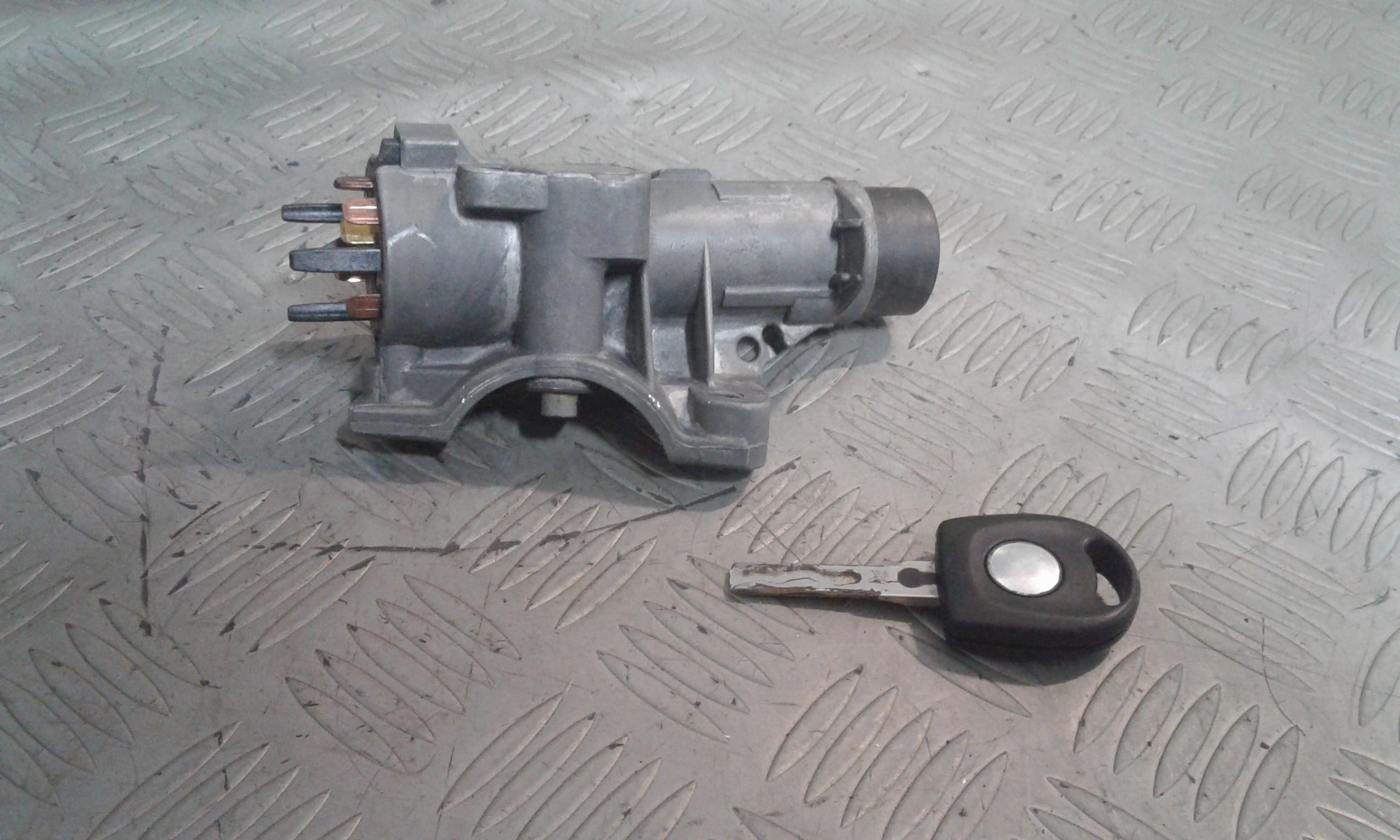 Commutatore Avviamento Con Cilindretti Serrature Usato