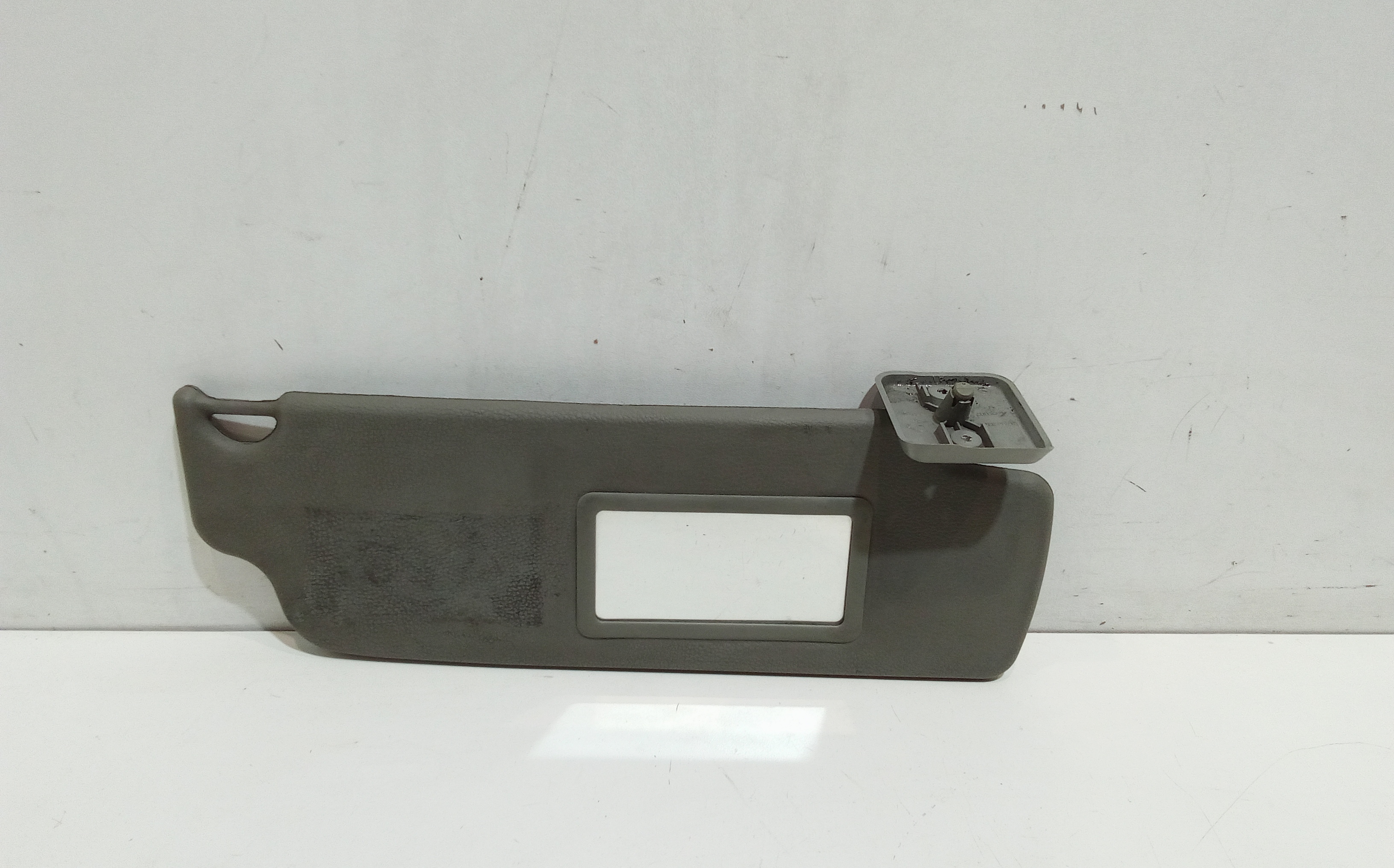 Aletta Parasole Parabrezza Destro 8200190789 Usato