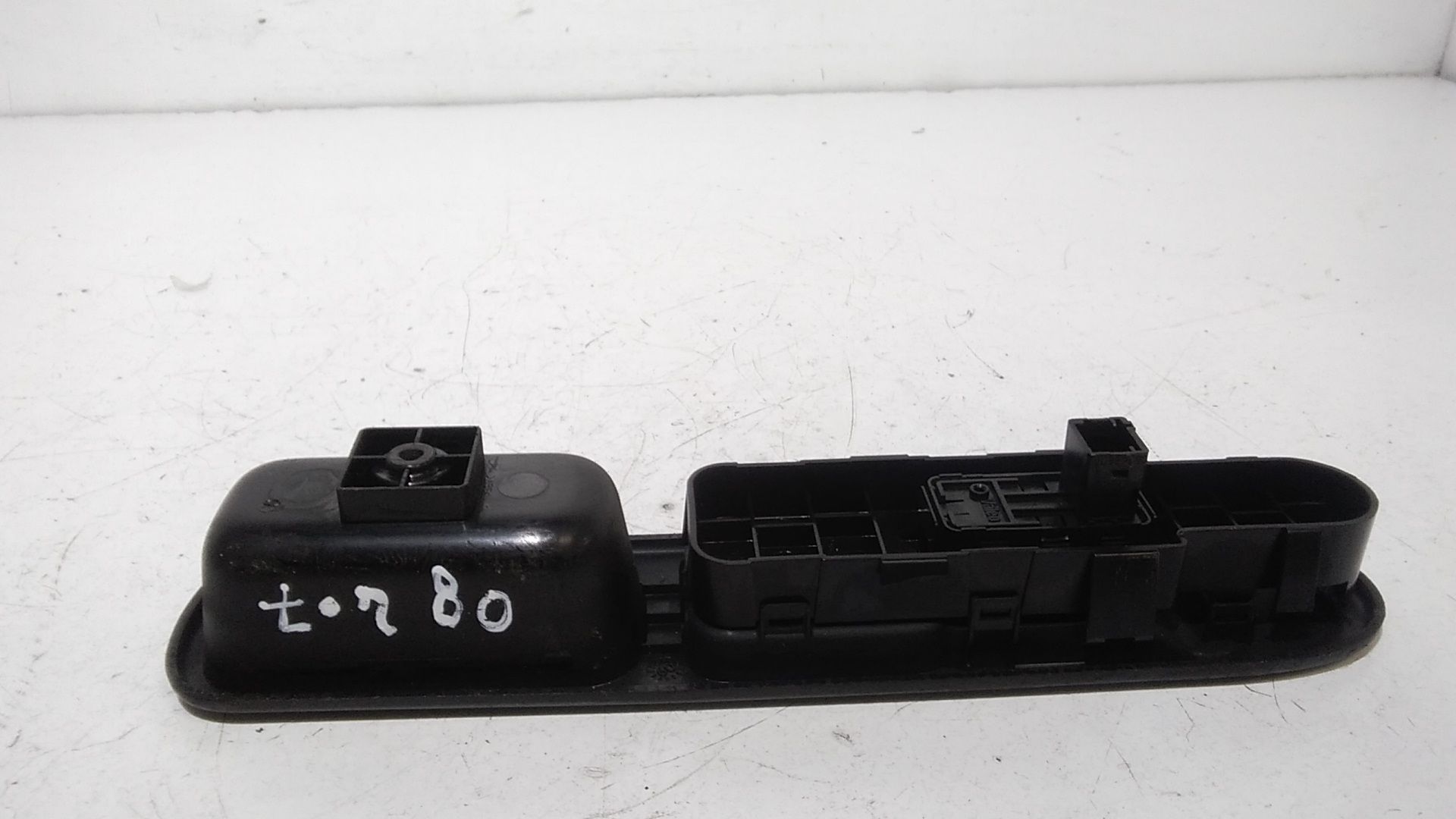 Interruttore Alzacristalli Porta Ant. Destro Usato