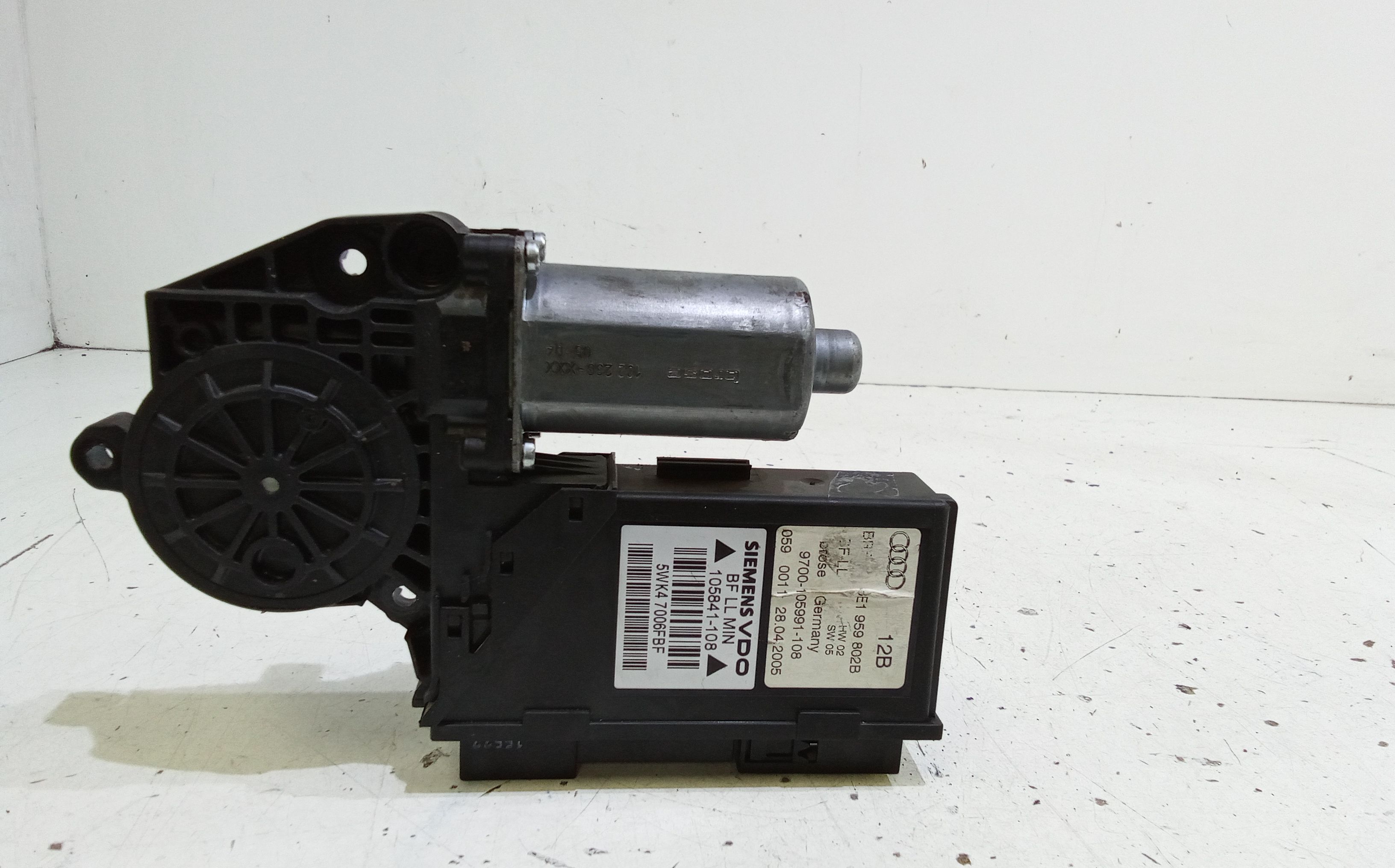 Motorino Alzacristallo Porta Ant. Destro 8E1959802G Usato