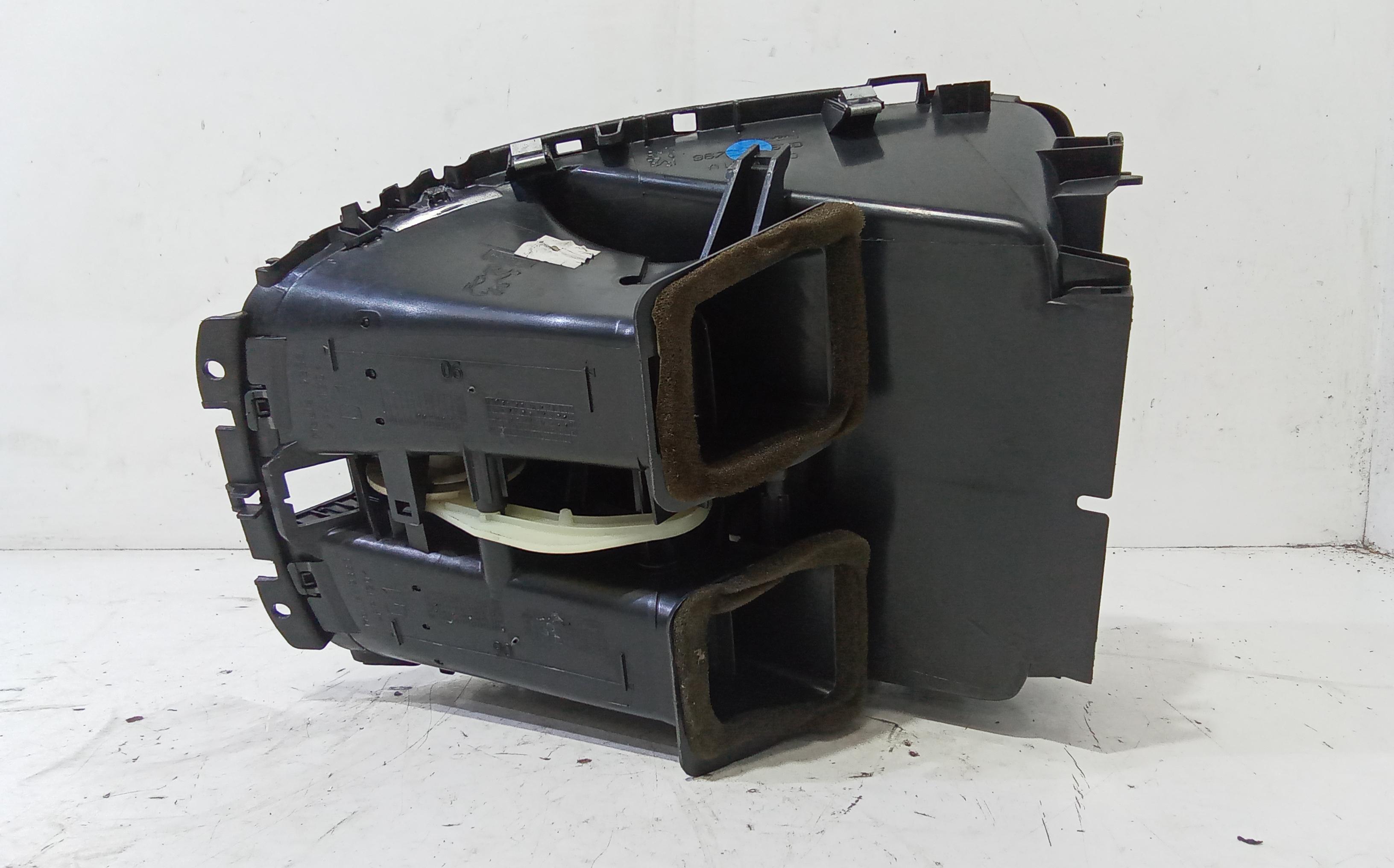 Rivestimento Centr. Cruscotto, Mascherina Portastrumenti Centr. Cruscotto Usato