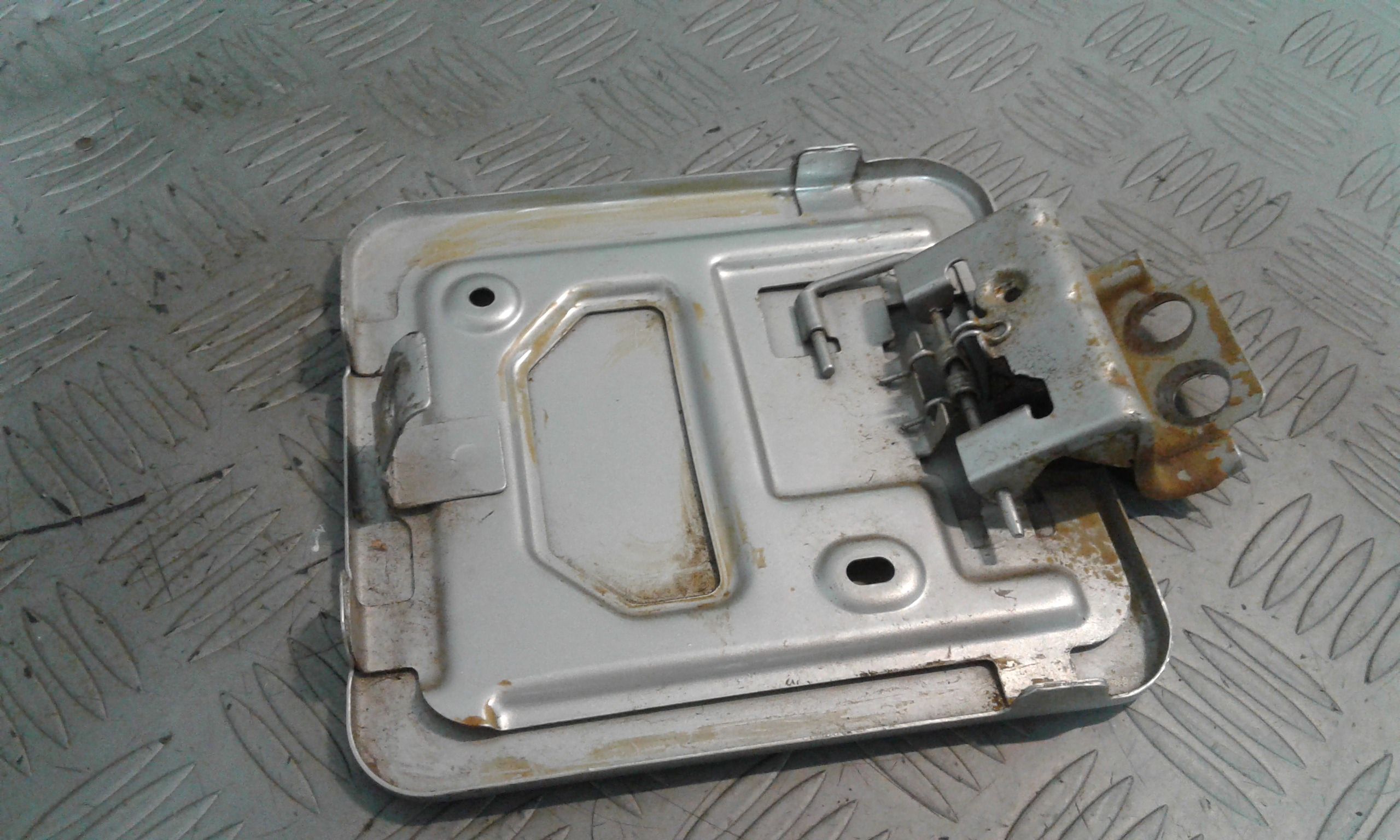 Sportello Carburante Usato