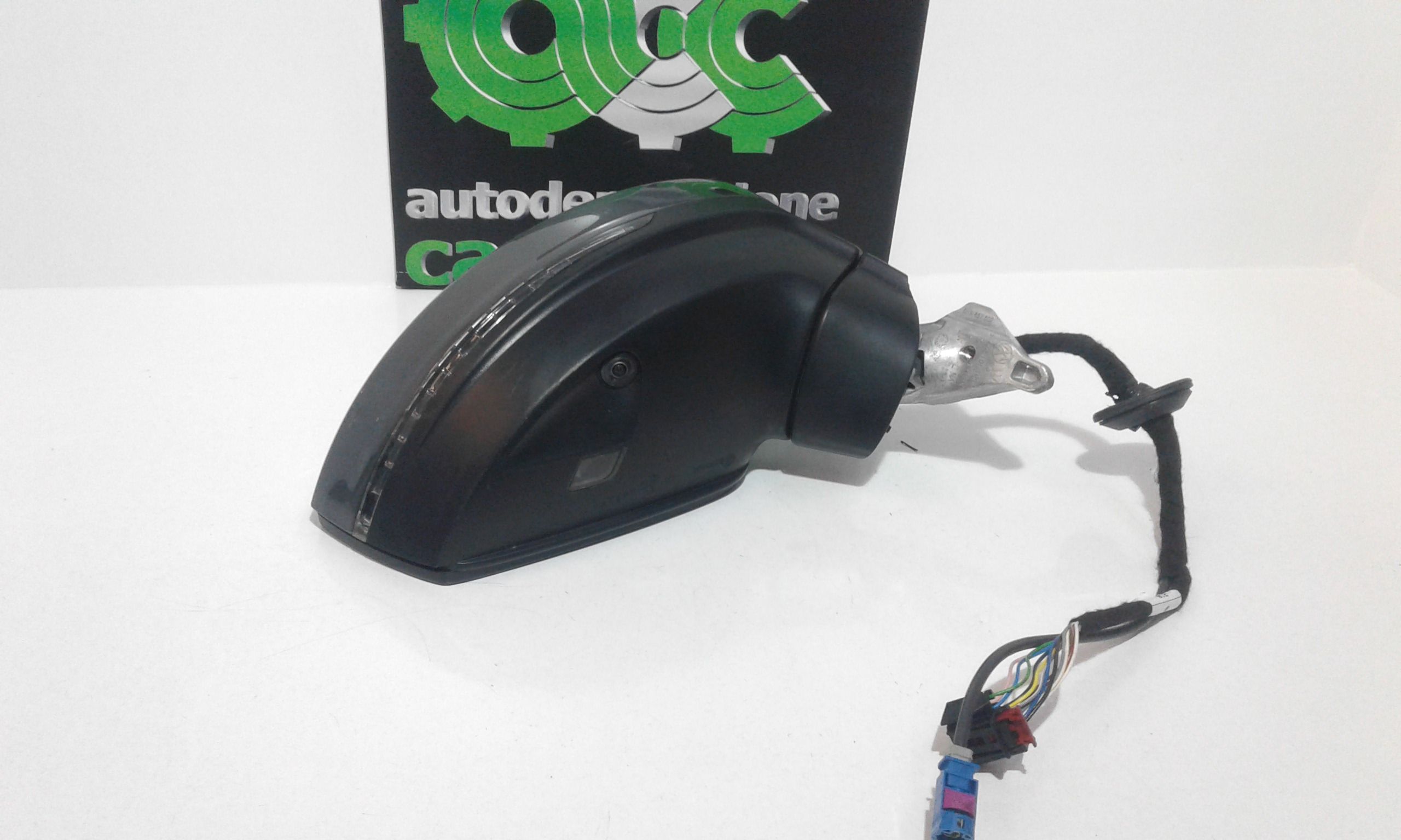 Retrovisore Est. Destro Usato