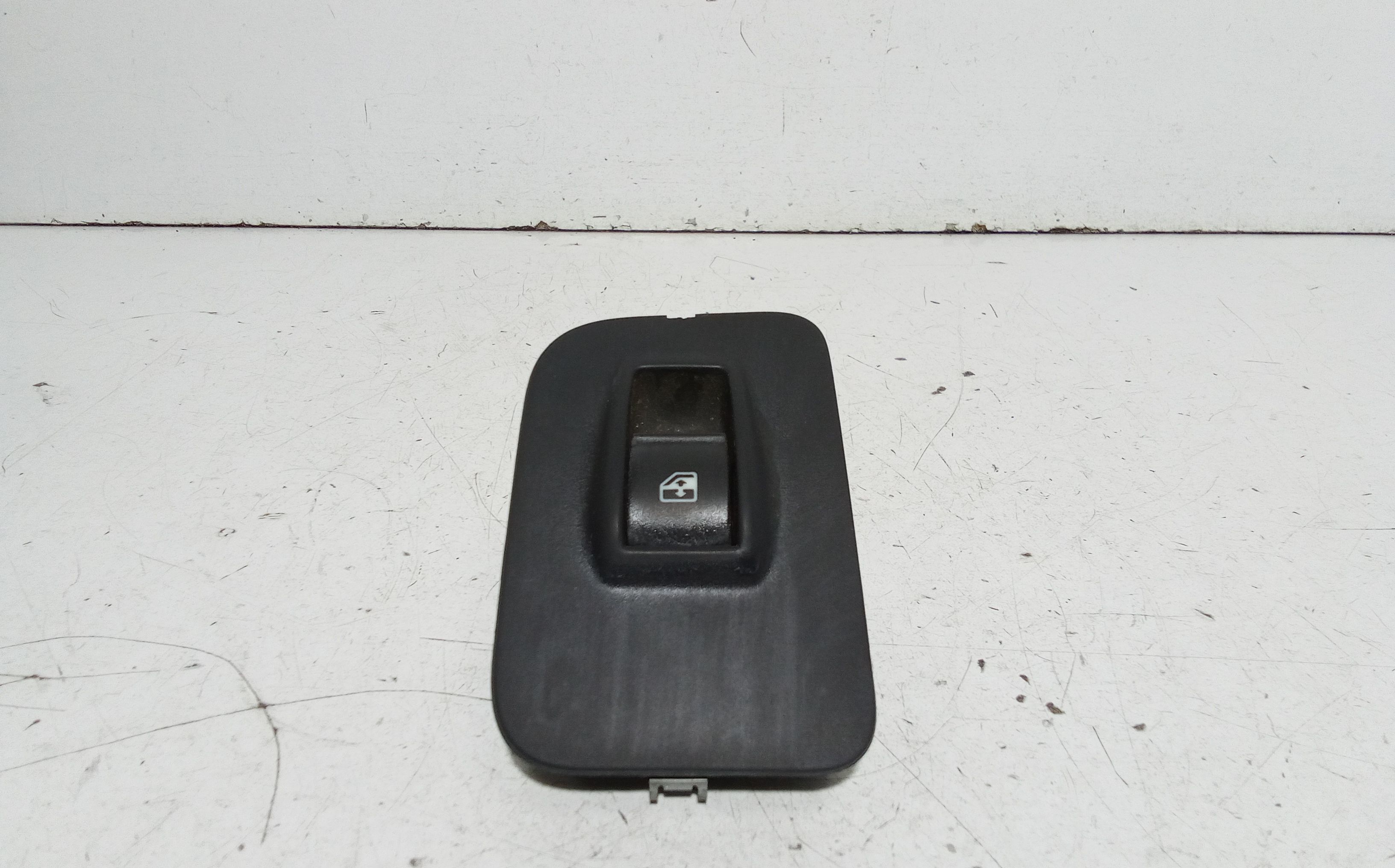 Interruttore Alzacristalli Porta Ant. Destro Usato