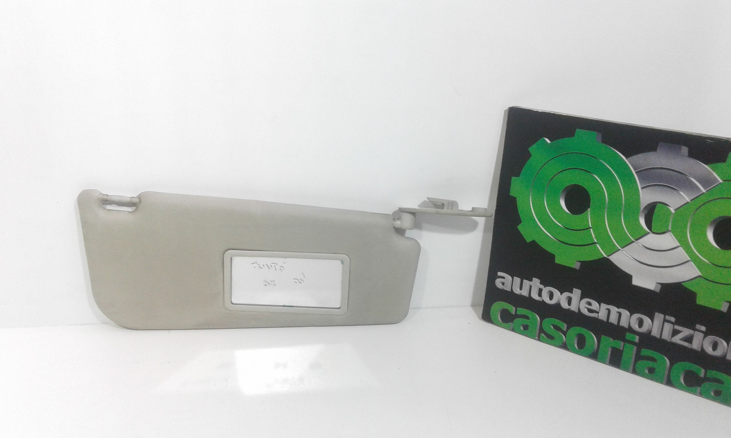 Aletta Parasole Parabrezza Destro 735338206 Usato