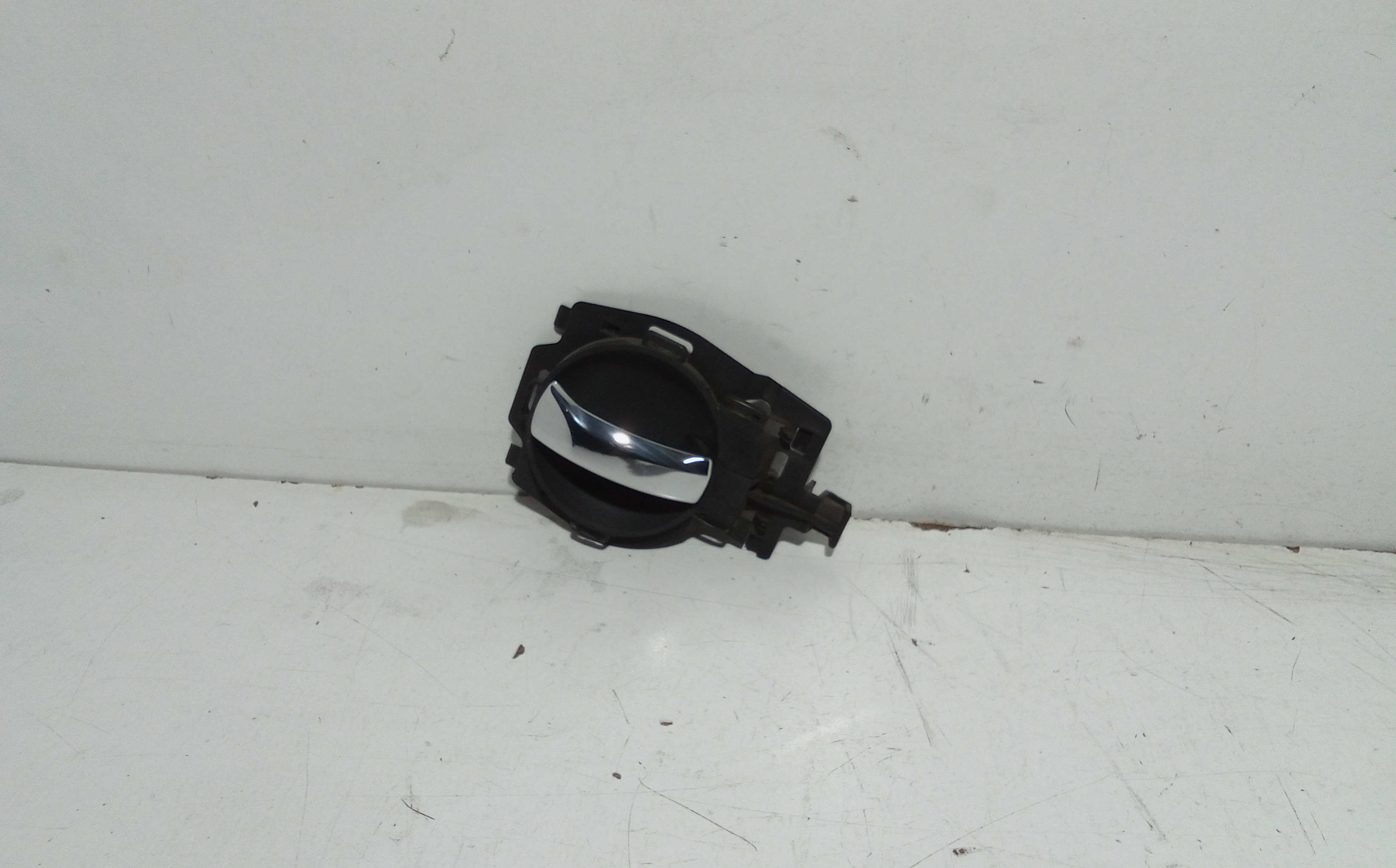 Maniglia Int. Apertura Porta Ant. Destro Usato