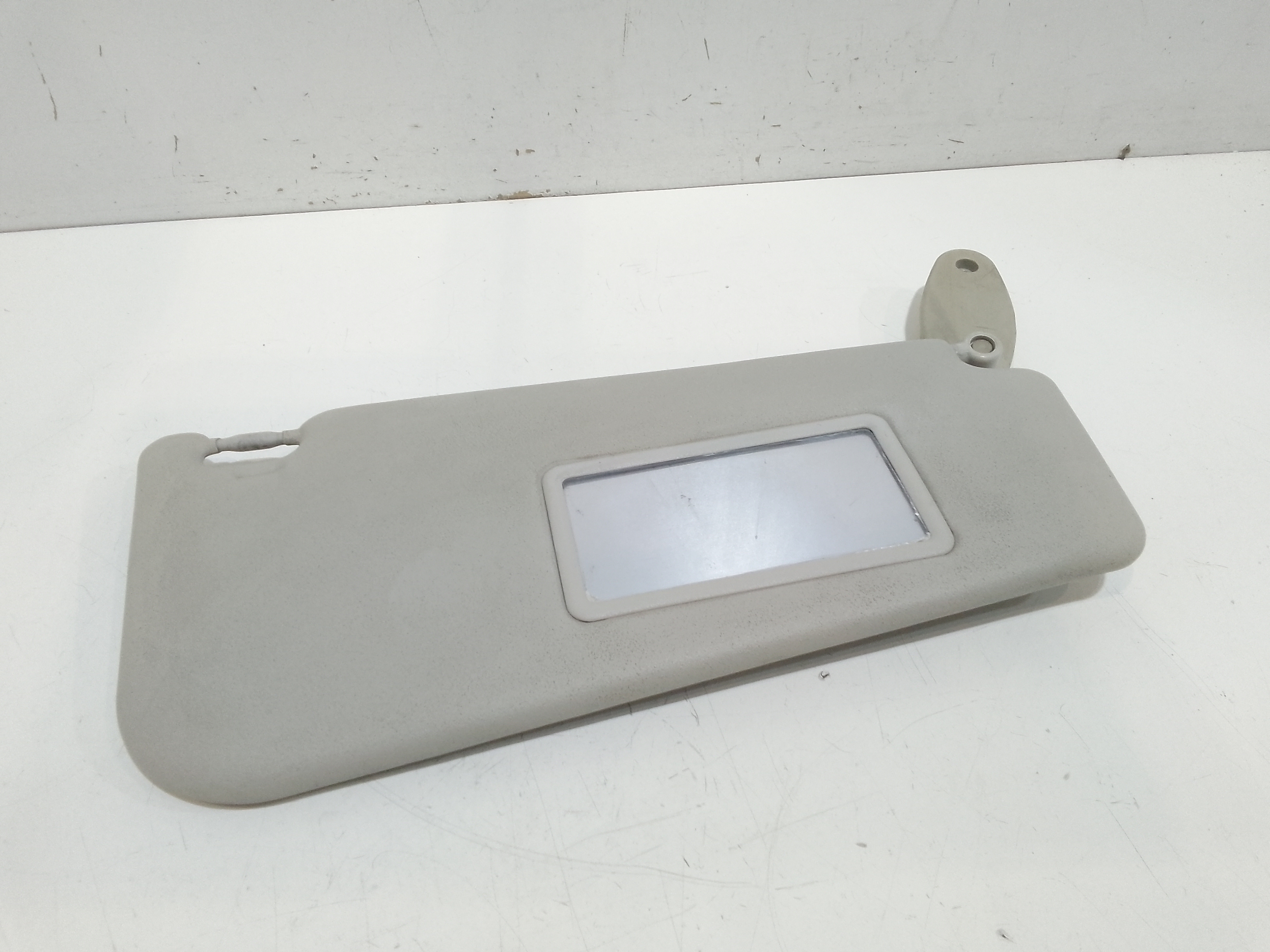 Aletta Parasole Parabrezza Destro 735367821 Usato